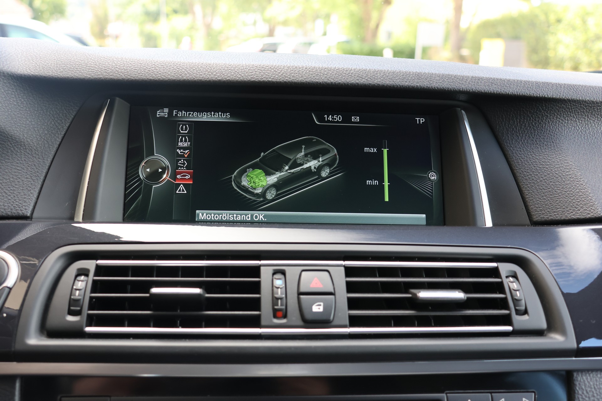 BMW 535d Touring M Sport xDrive Steptronic-image-24