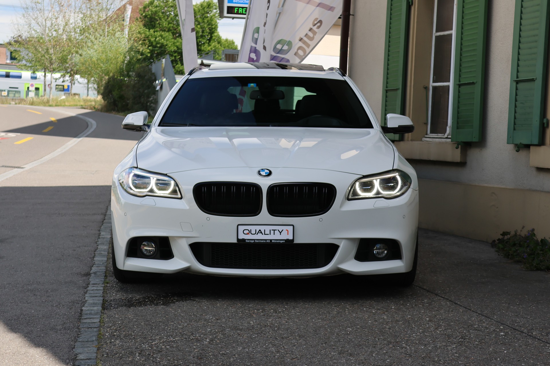 BMW 535d Touring M Sport xDrive Steptronic-showroom-element-1