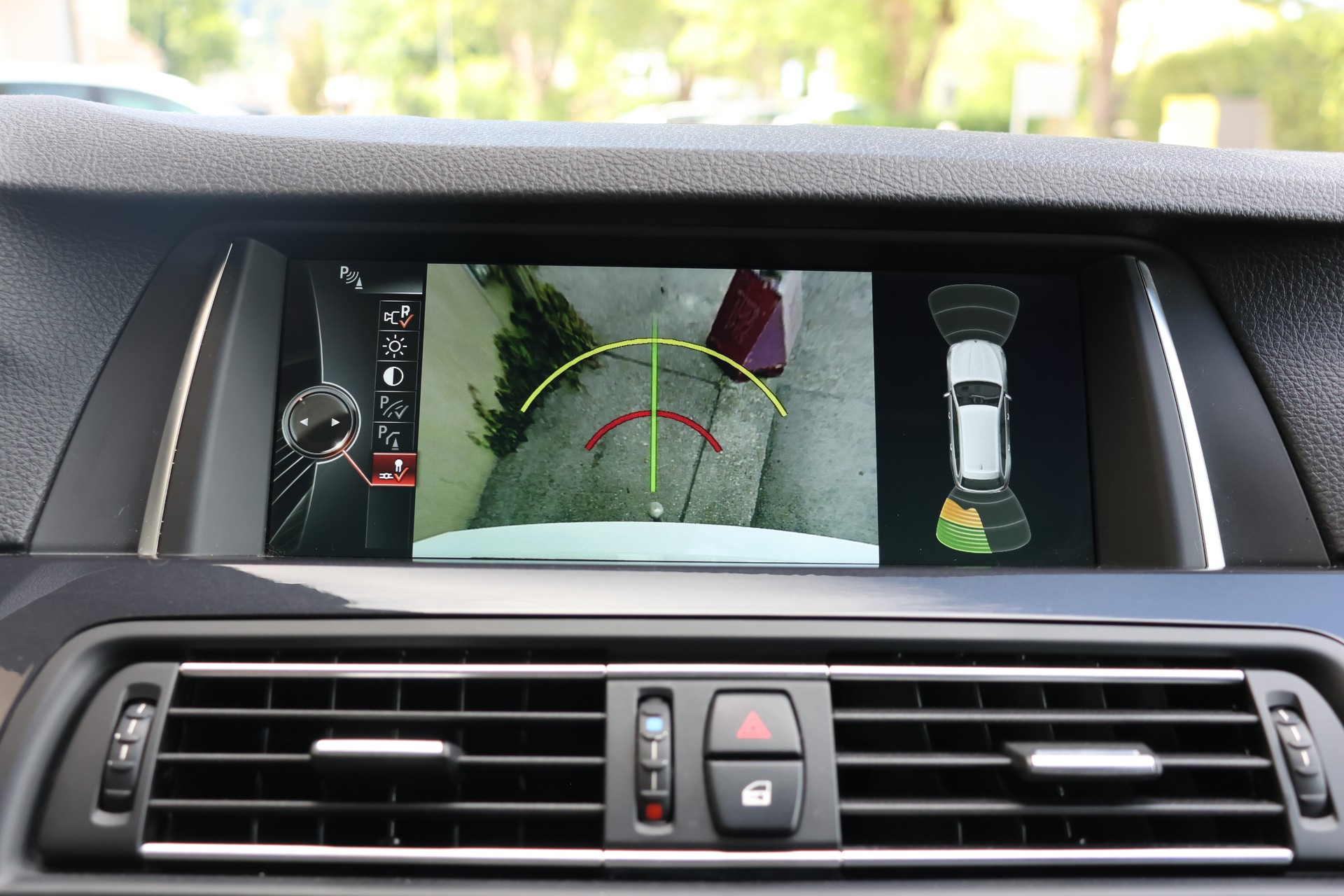 BMW 535d Touring M Sport xDrive Steptronic-image-19