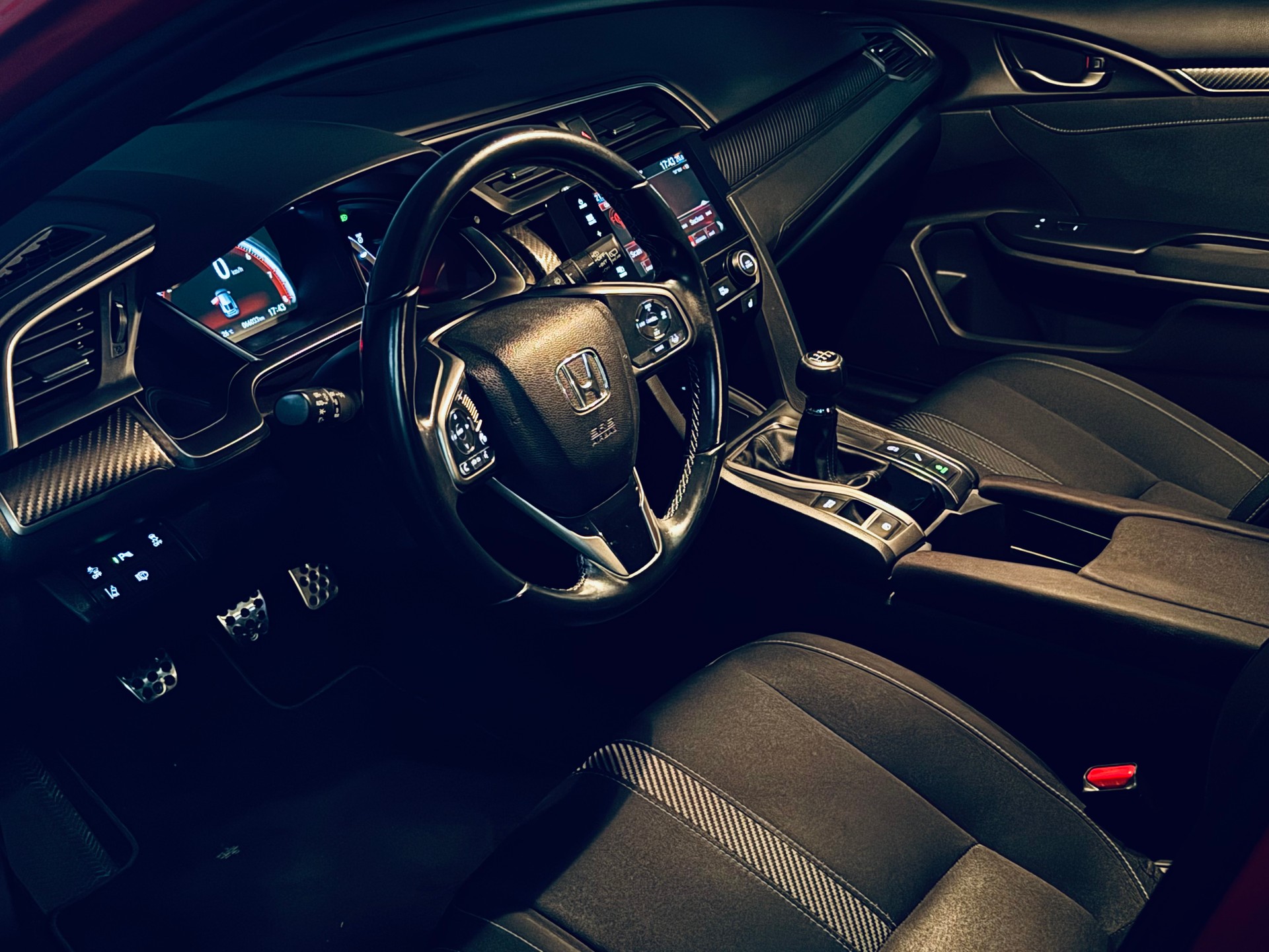 HONDA Civic 1.5 VTEC Sport-image-11
