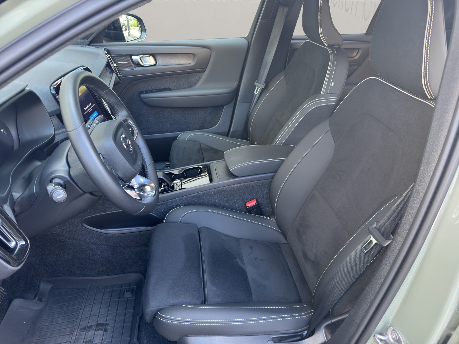 VOLVO EX40 Twin Ultra AWD-image-6