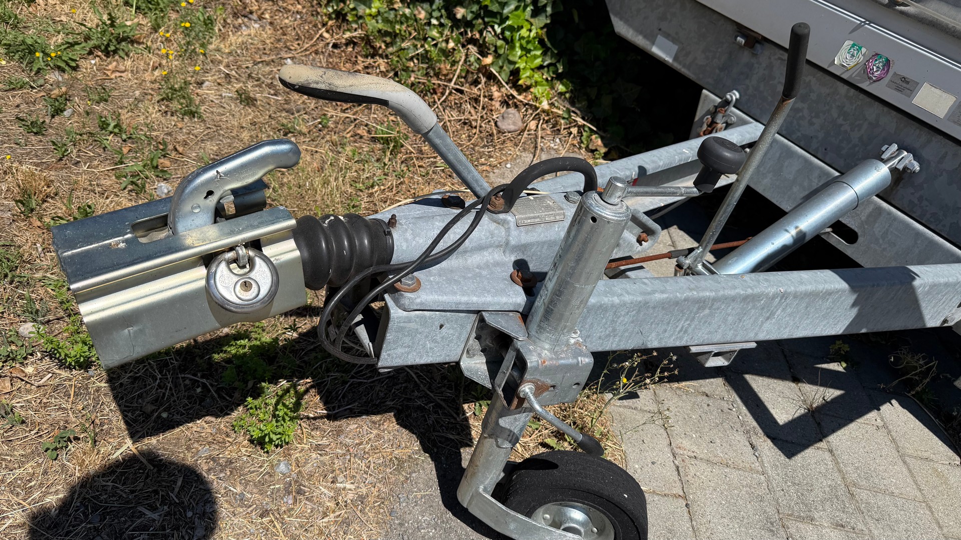 BLYSS Lenka 3000 Planen-/KfZ-Transporter mit Rampe-image-2