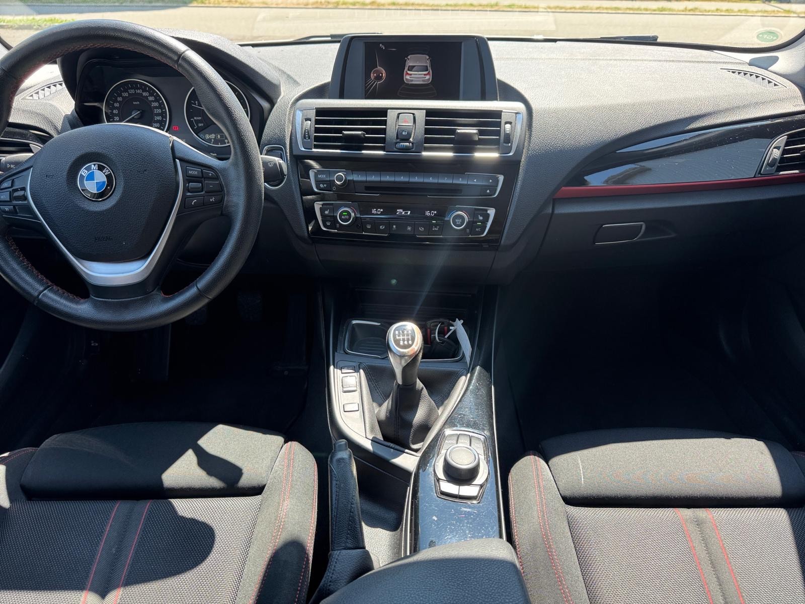 BMW 118d xDrive Sport Line *FRISCH SERVICE*FRISCH MFK*8-FACH BEREIFT*-image-11