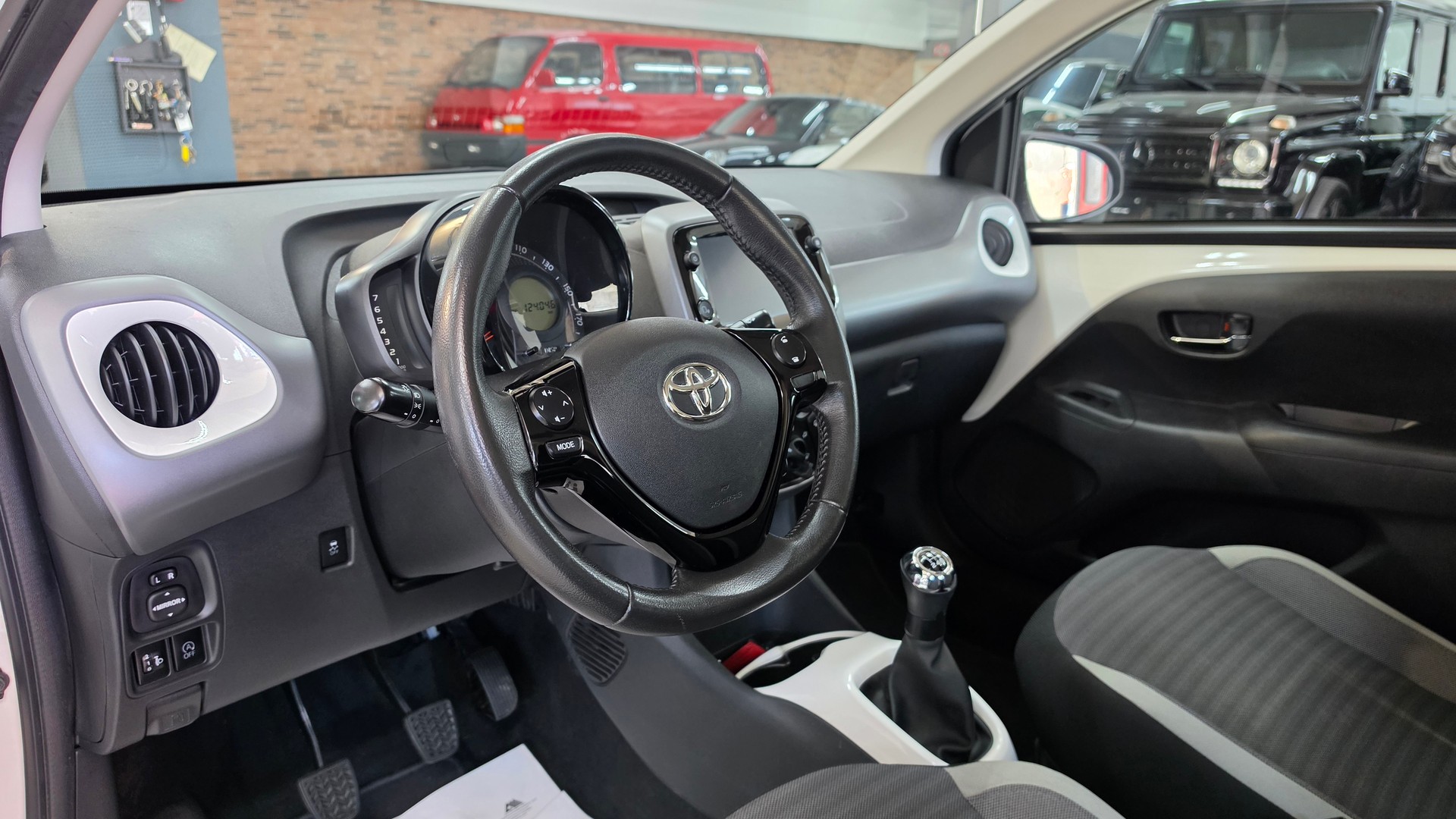 TOYOTA Aygo 1.0 VVT-i Trend-image-16