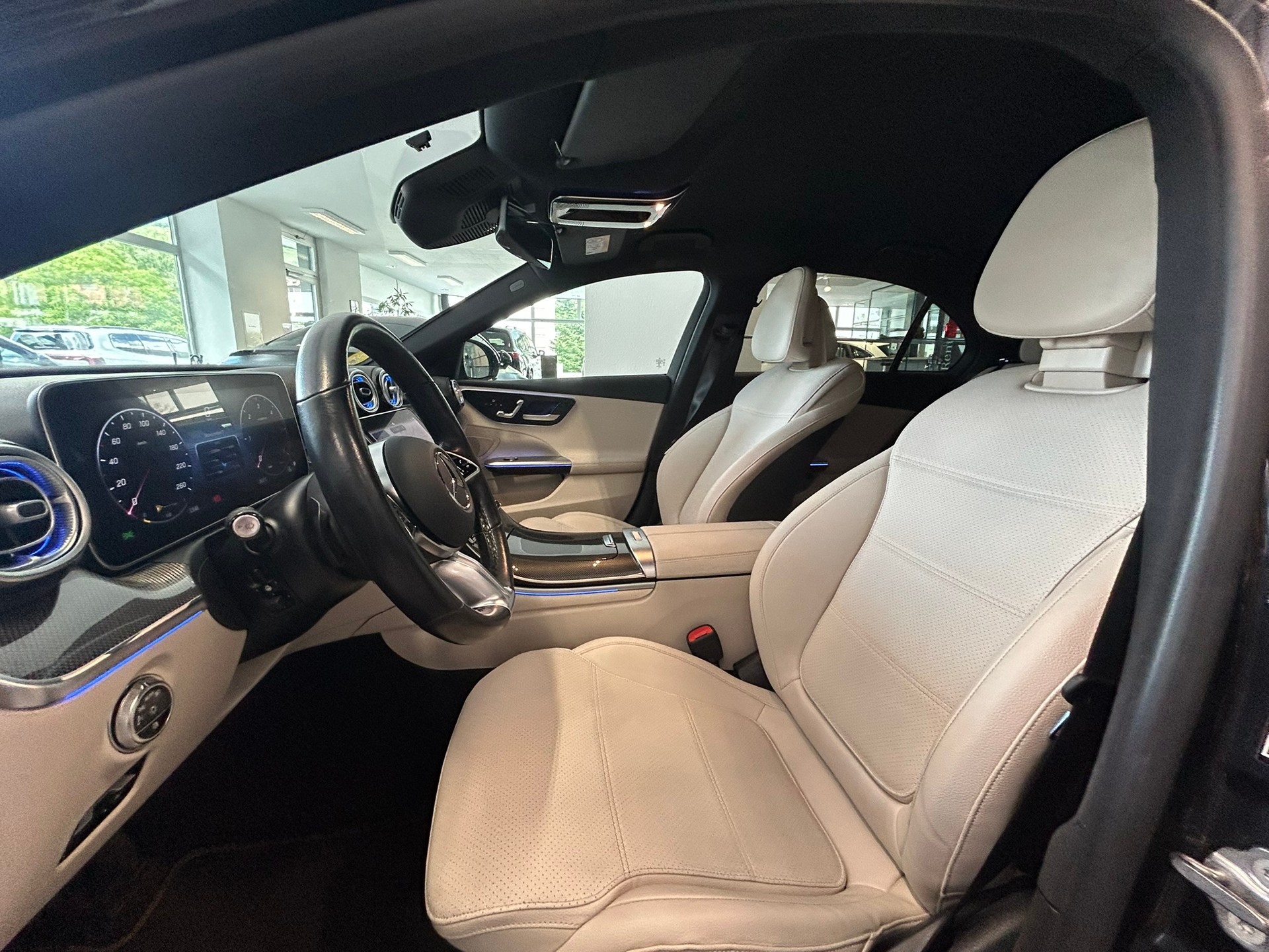 MERCEDES-BENZ C 220 d 4Matic Avantgarde-image-9