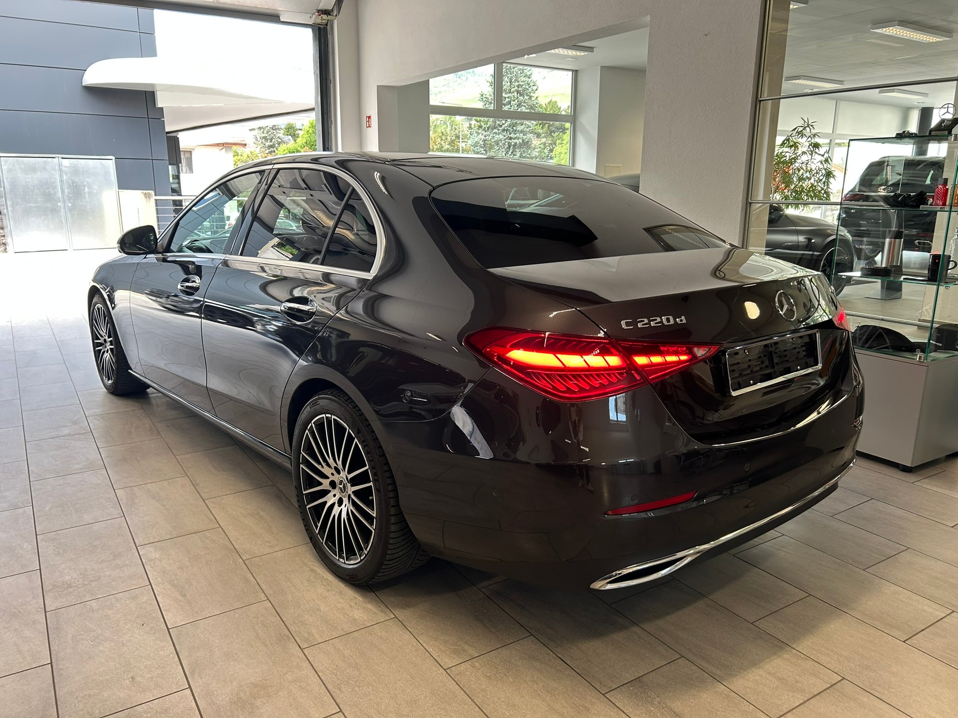 MERCEDES-BENZ C 220 d 4Matic Avantgarde-image-4