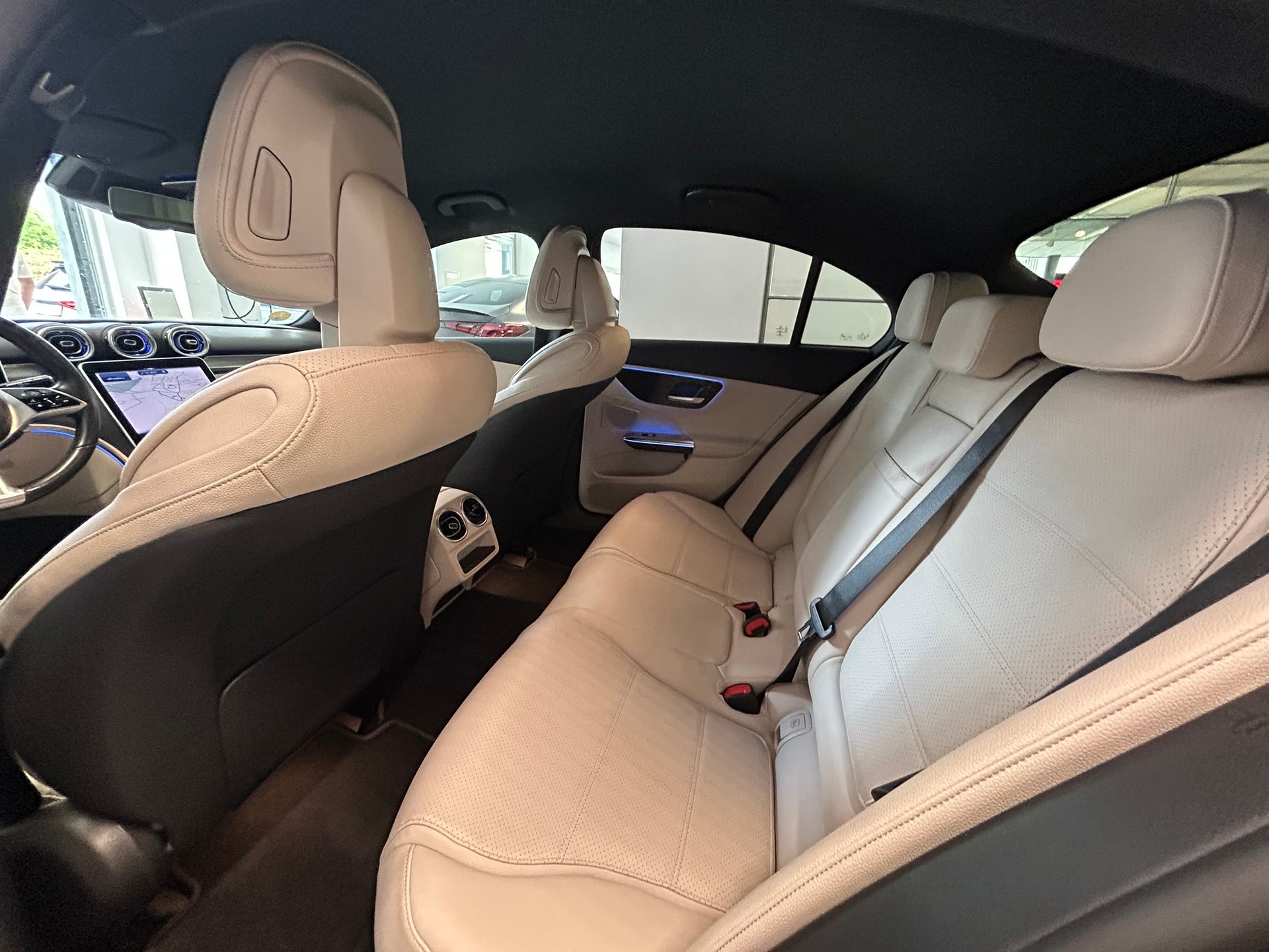MERCEDES-BENZ C 220 d 4Matic Avantgarde-image-10