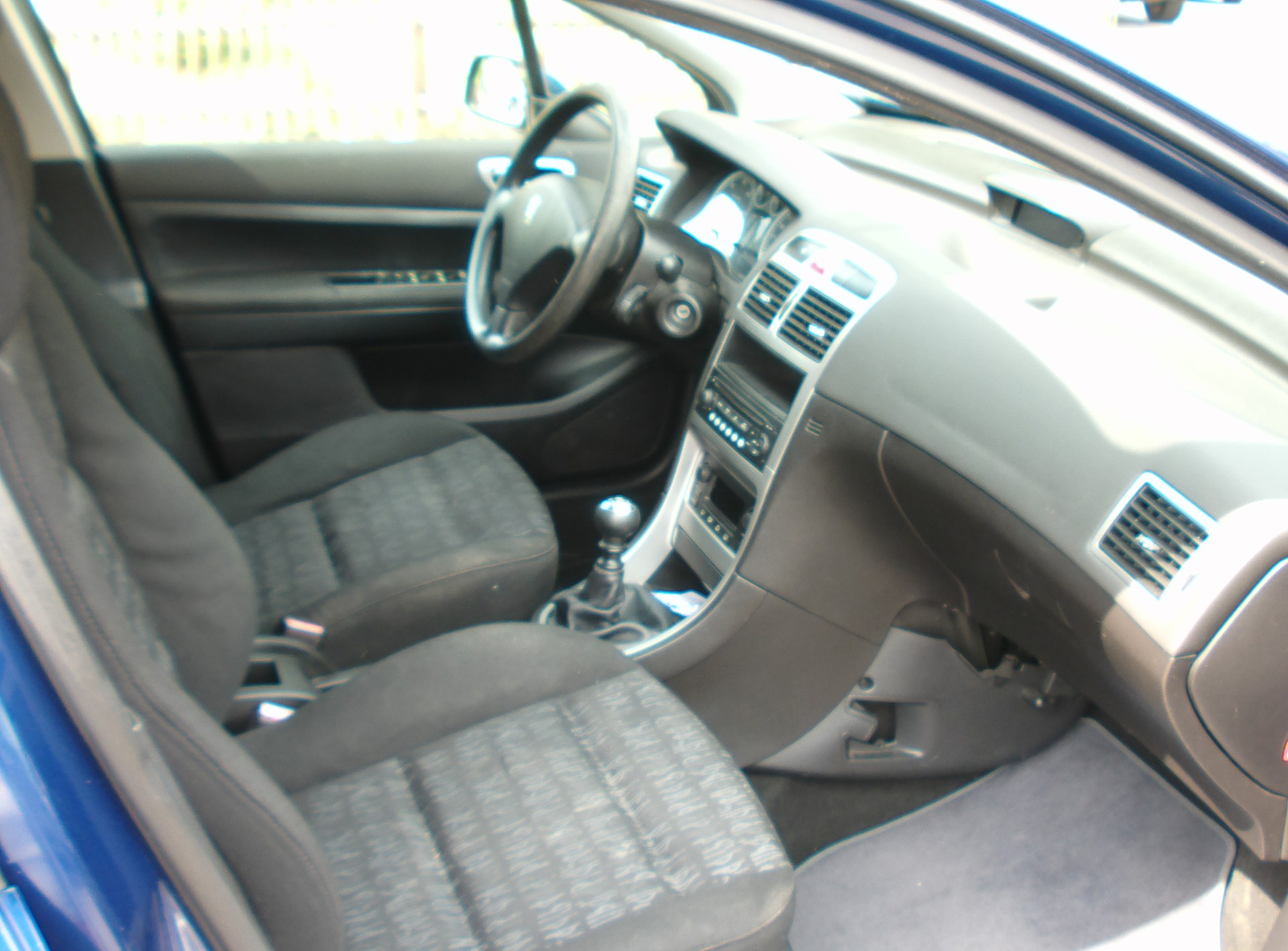 PEUGEOT 307 2.0 HDI XS-image-11
