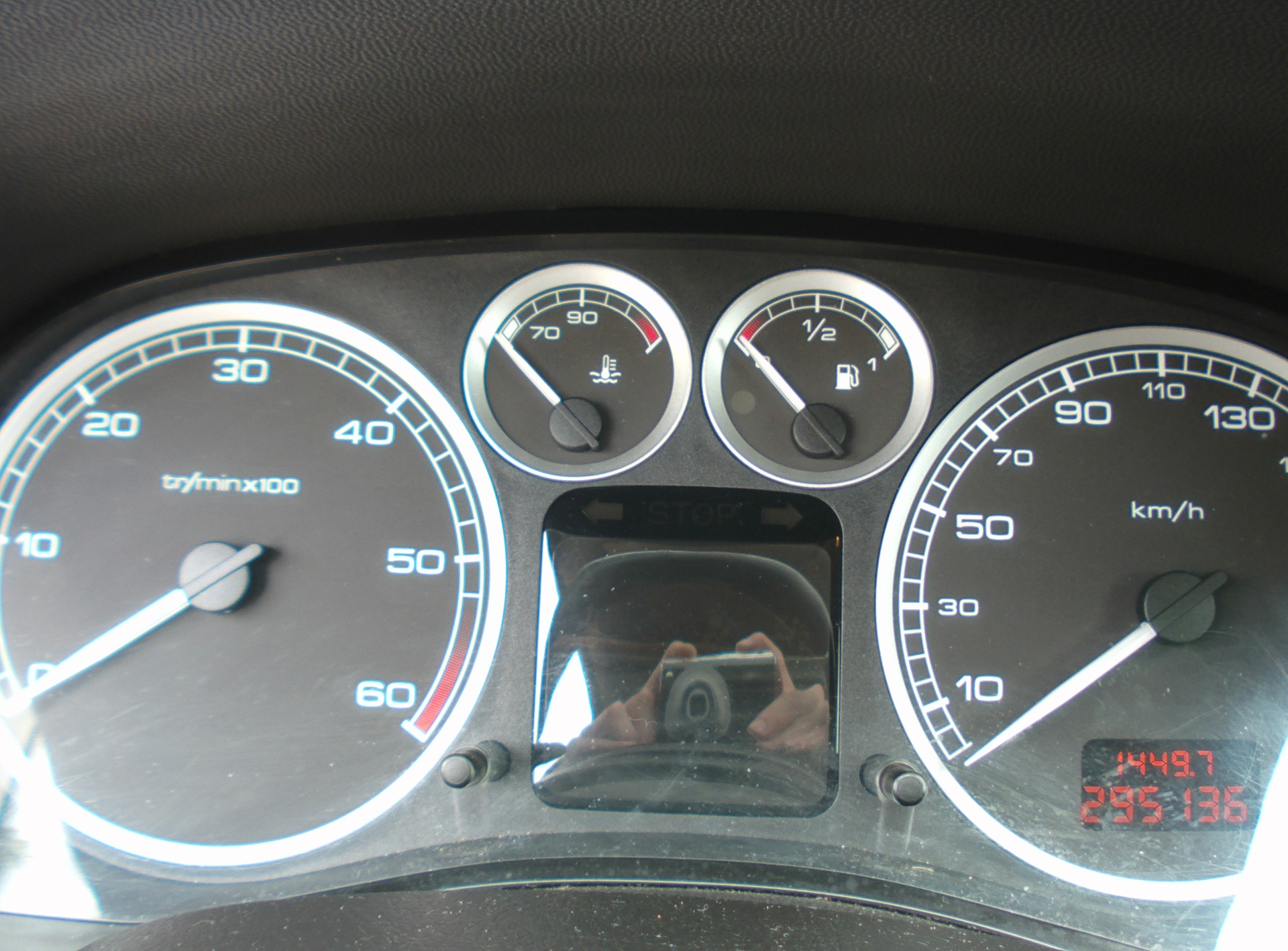 PEUGEOT 307 2.0 HDI XS-image-13