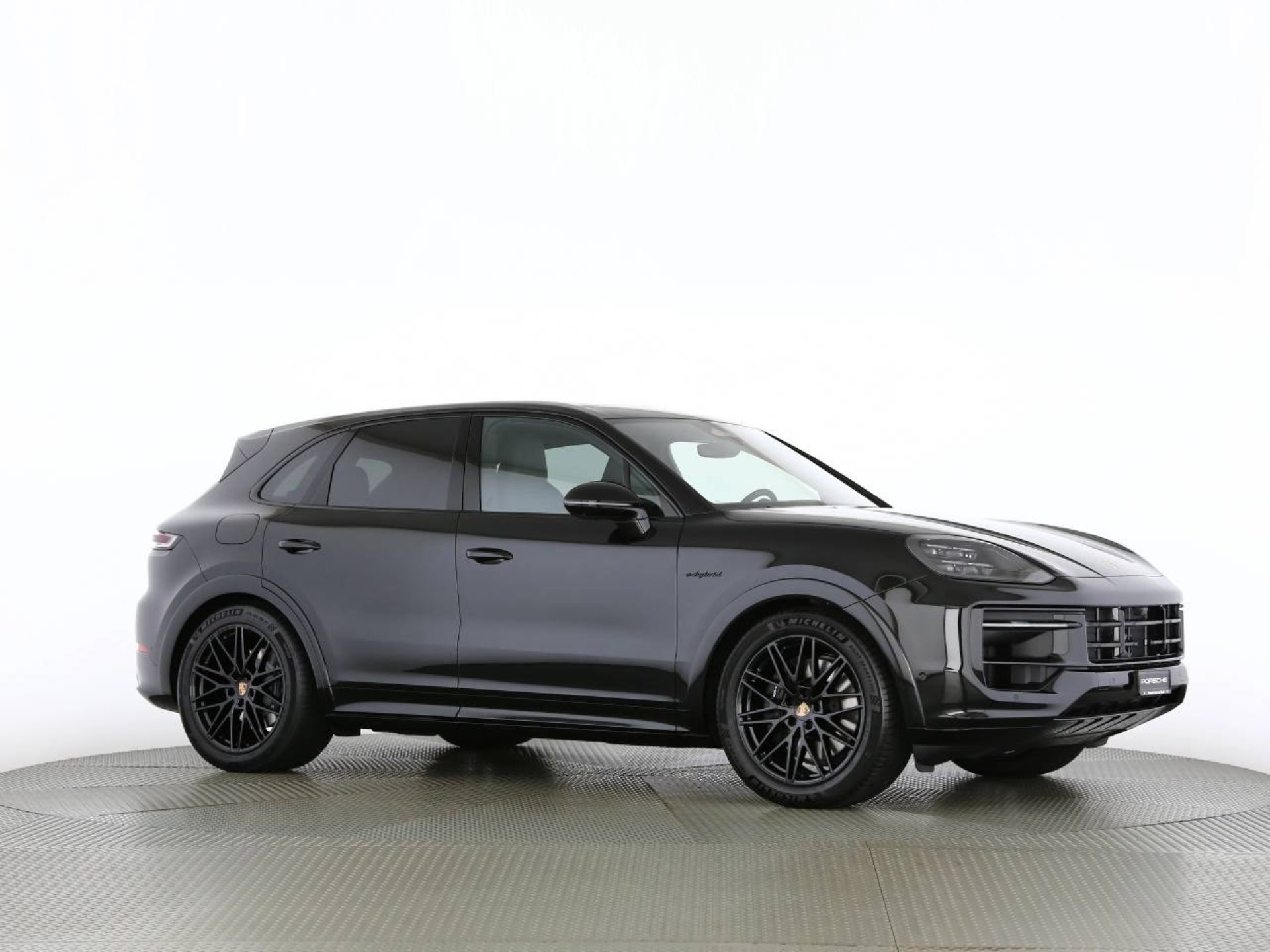 PORSCHE Cayenne E-Hybrid Black Edition-image-23