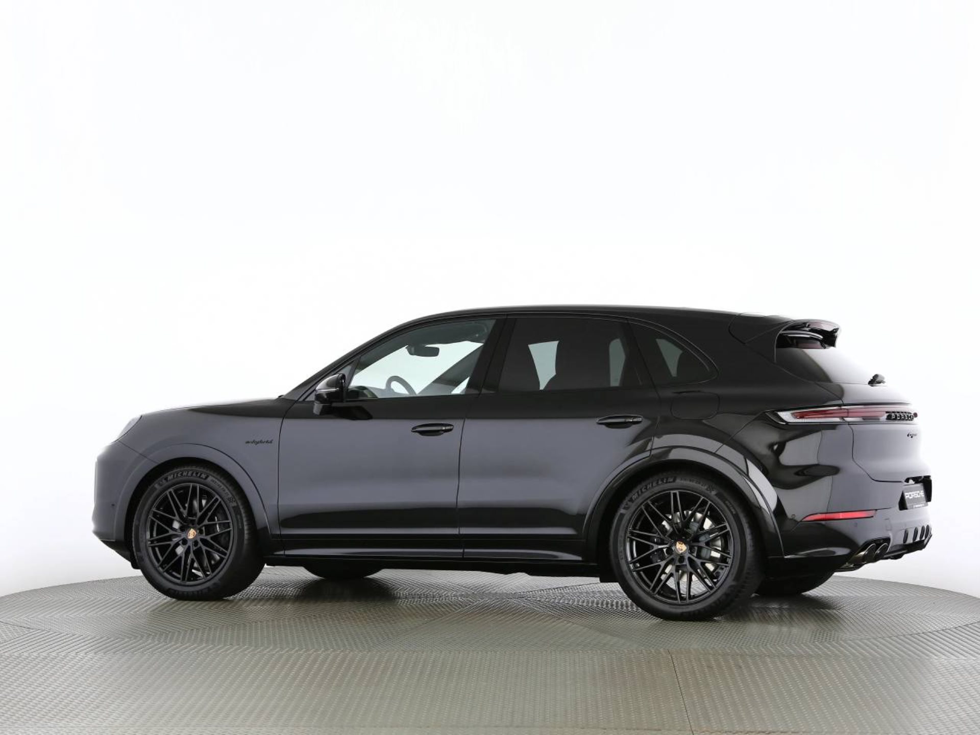 PORSCHE Cayenne E-Hybrid Black Edition-image-14