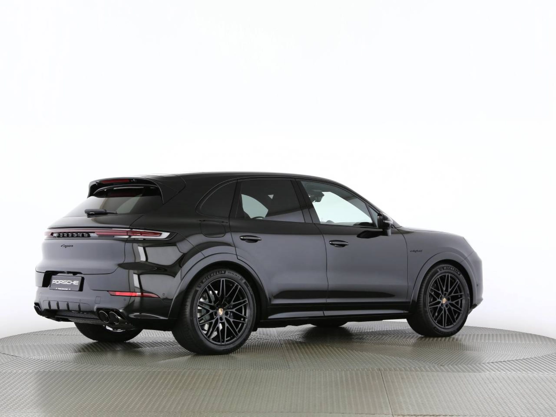 PORSCHE Cayenne E-Hybrid Black Edition-image-21