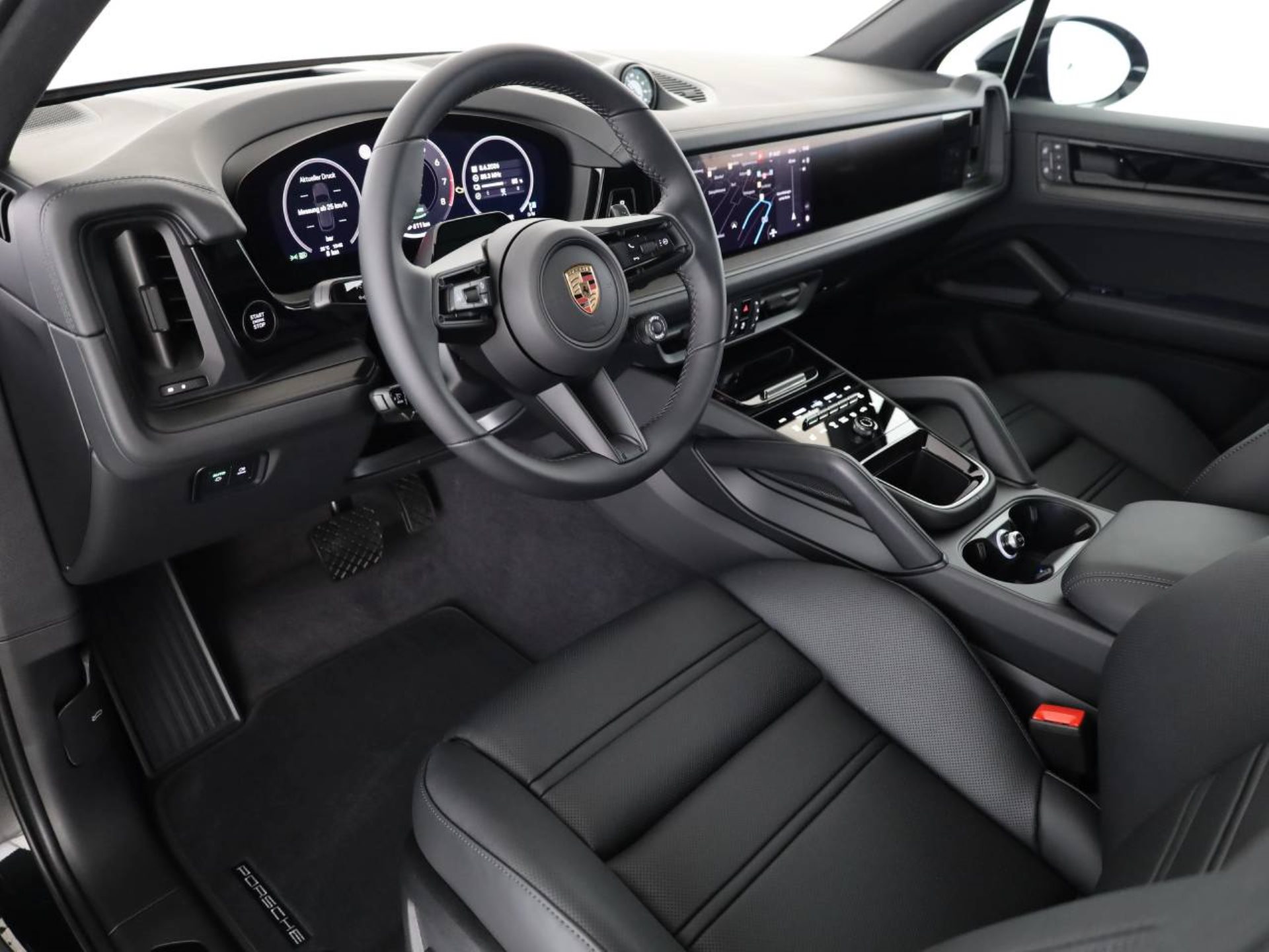 PORSCHE Cayenne E-Hybrid Black Edition-showroom-element-3