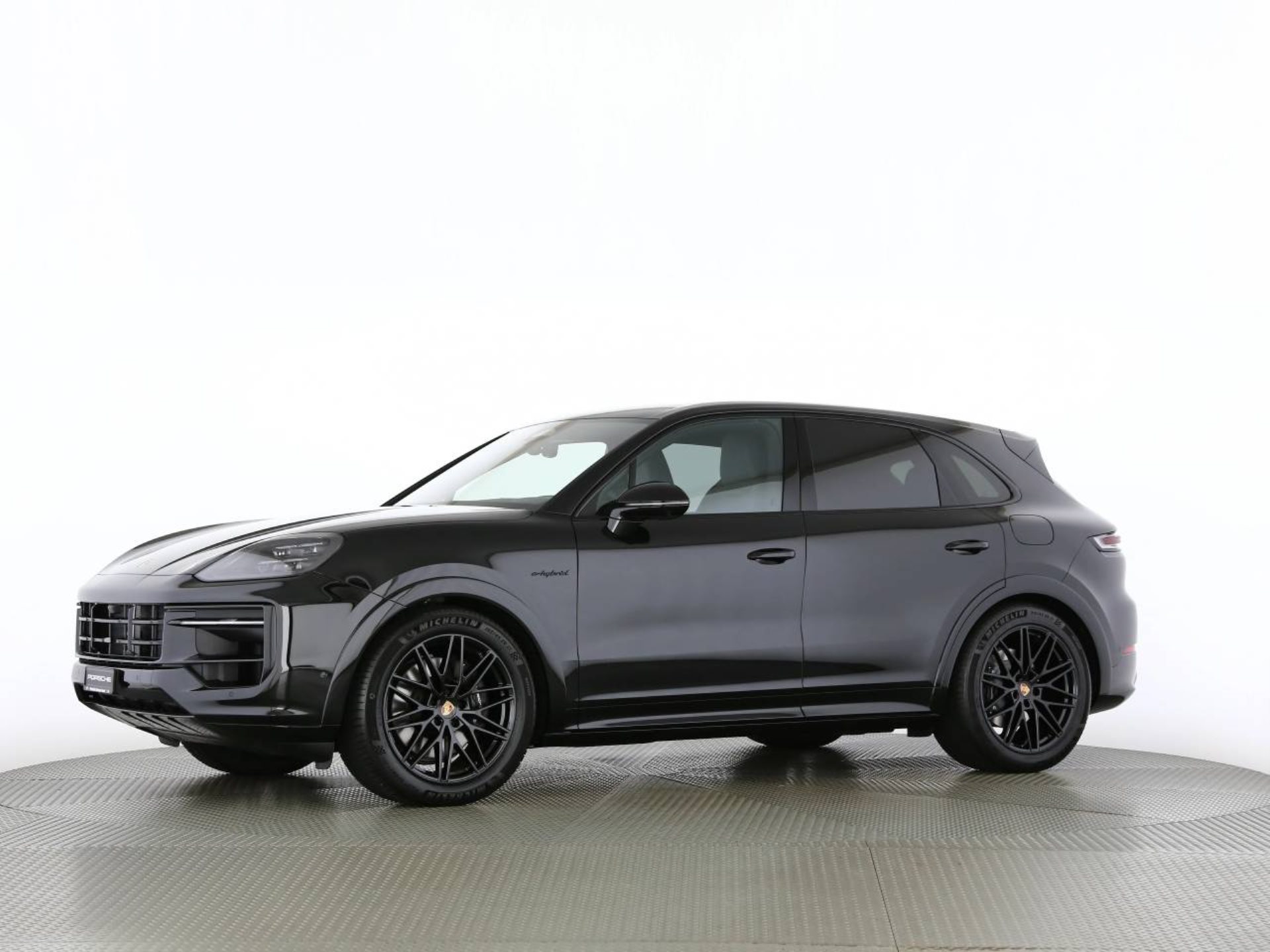 PORSCHE Cayenne E-Hybrid Black Edition-image-10