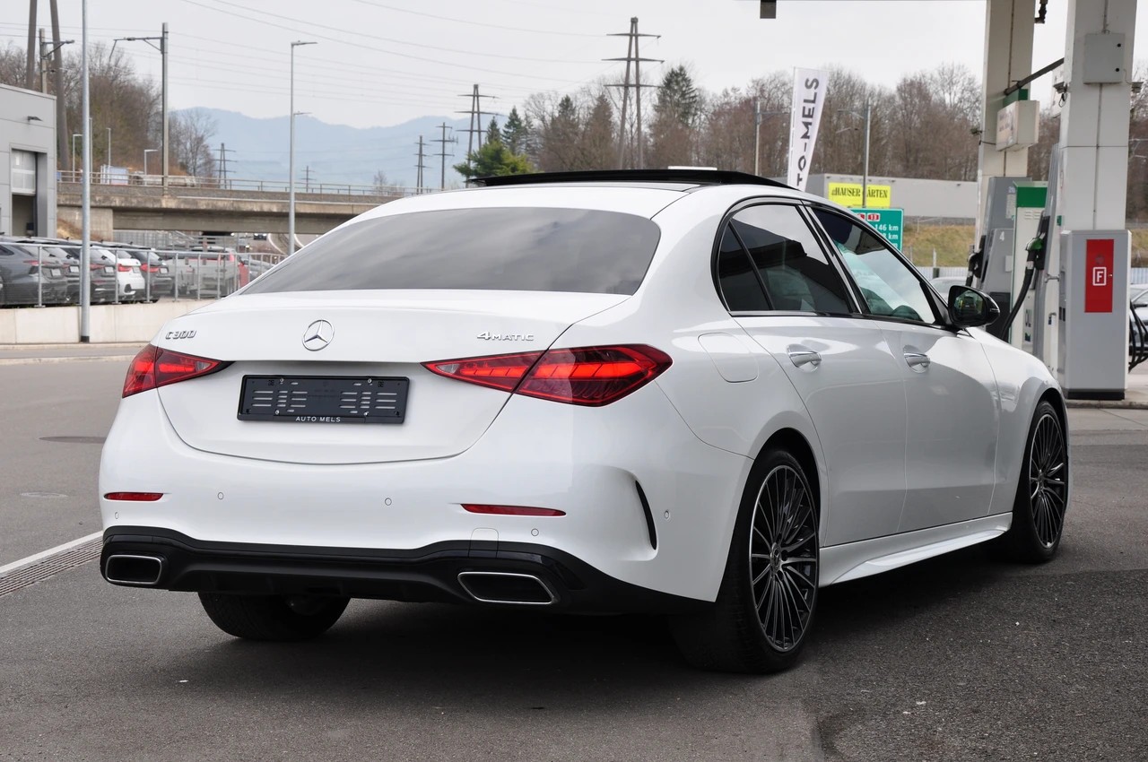 MERCEDES-BENZ C 300 4Matic AMG Line-image-7