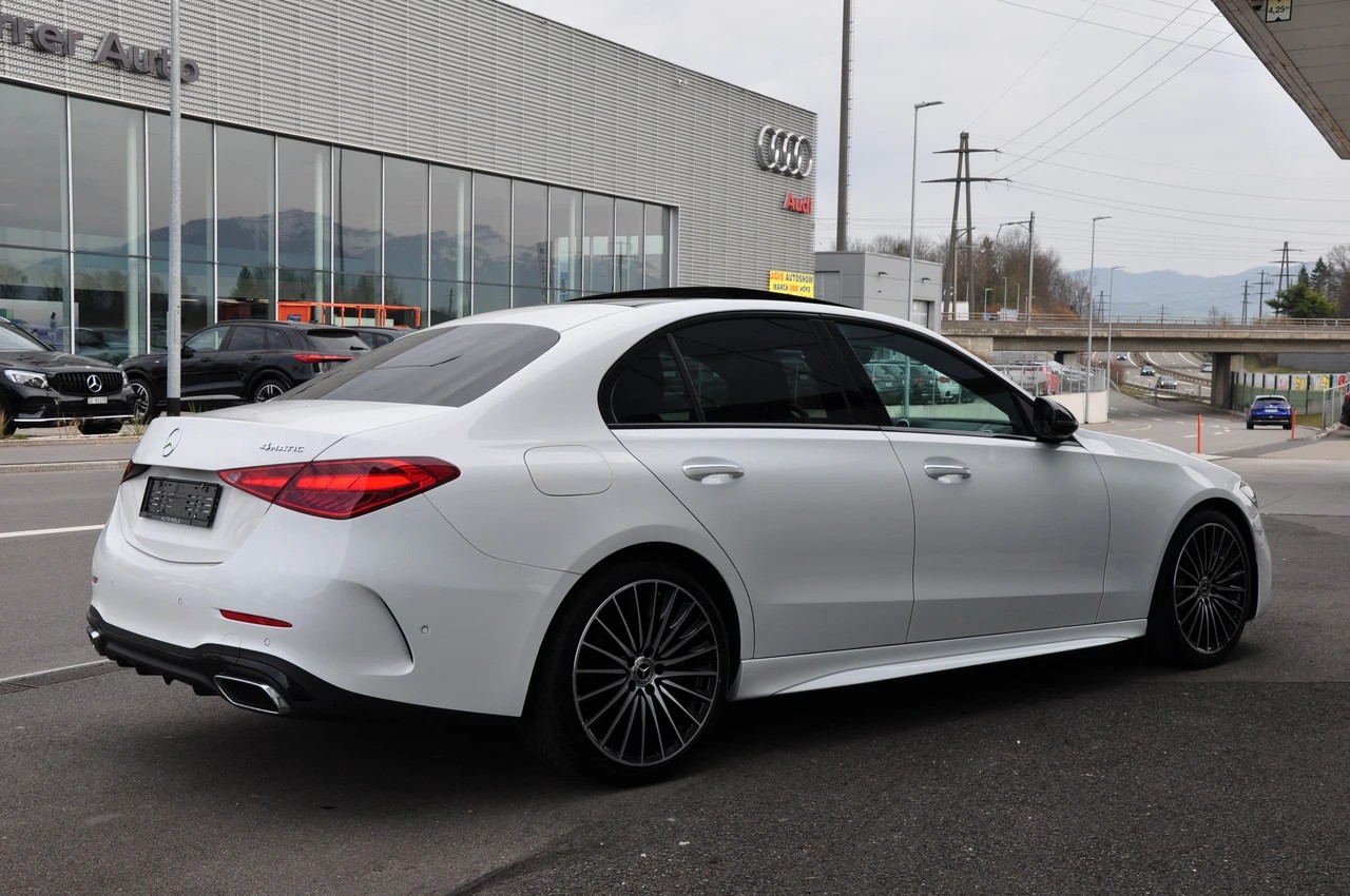 MERCEDES-BENZ C 300 4Matic AMG Line-image-8