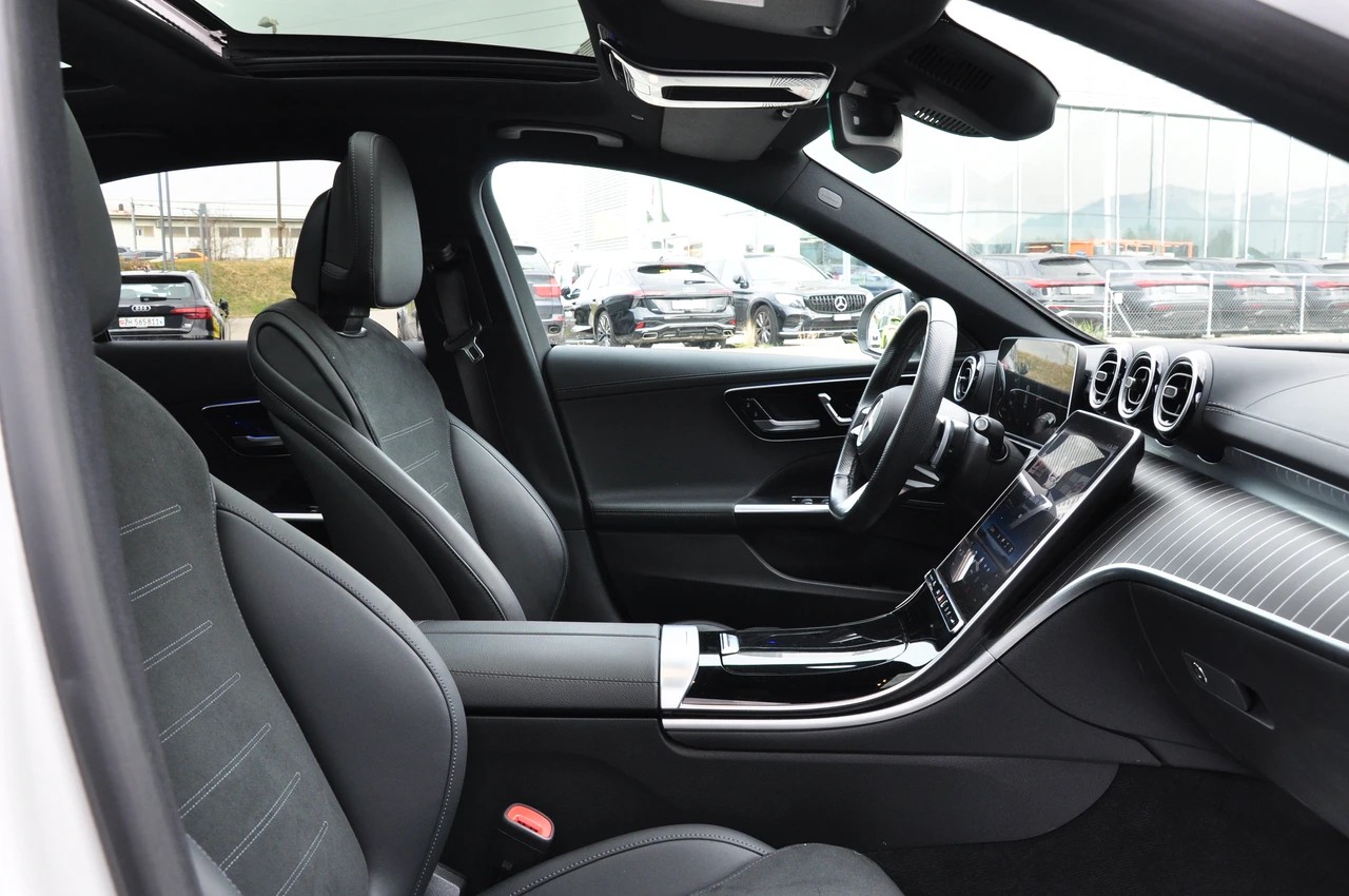 MERCEDES-BENZ C 300 4Matic AMG Line-image-15