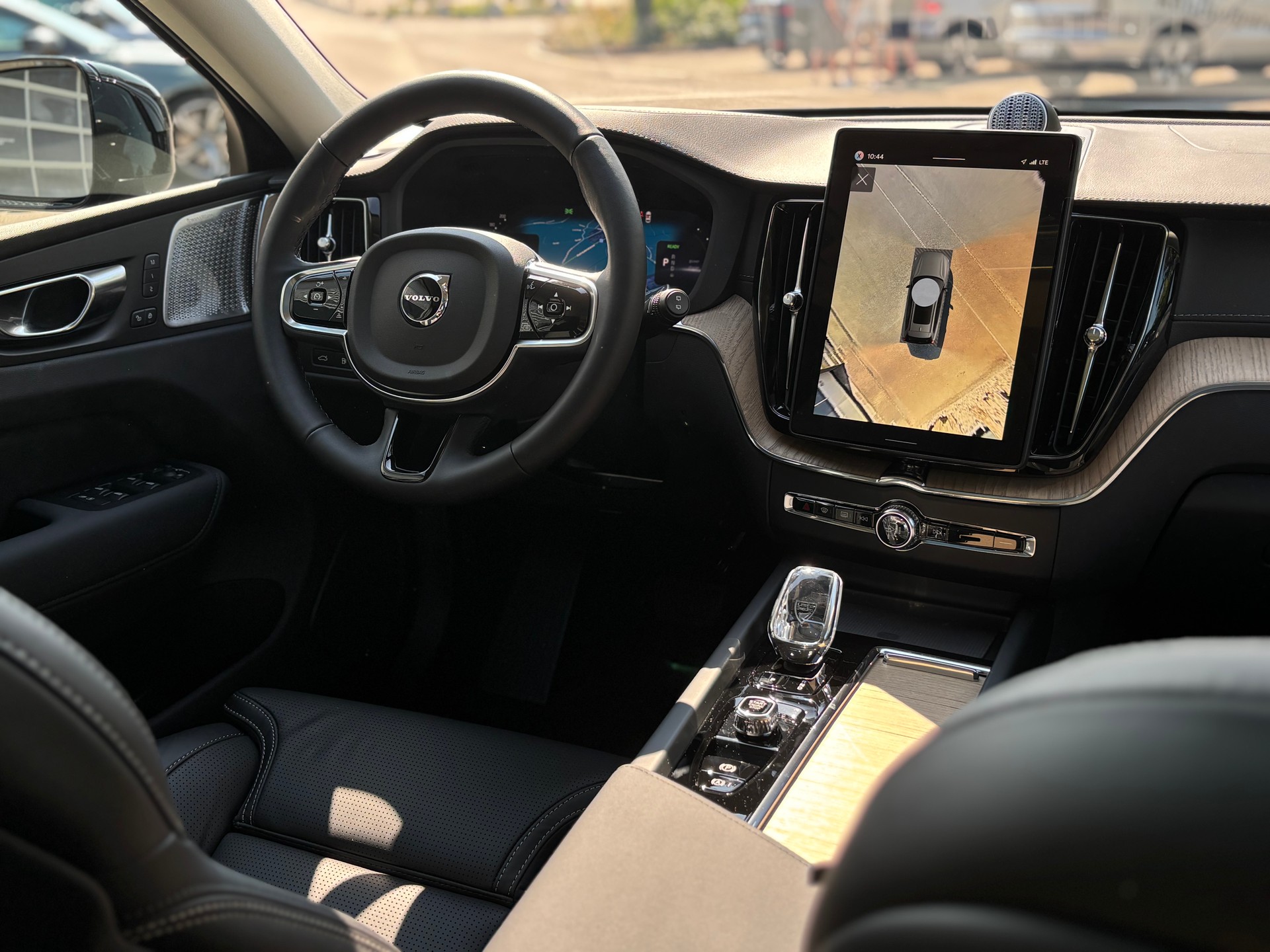 VOLVO XC60 2.0 T8 TE Ultra Dark eAWD-image-13