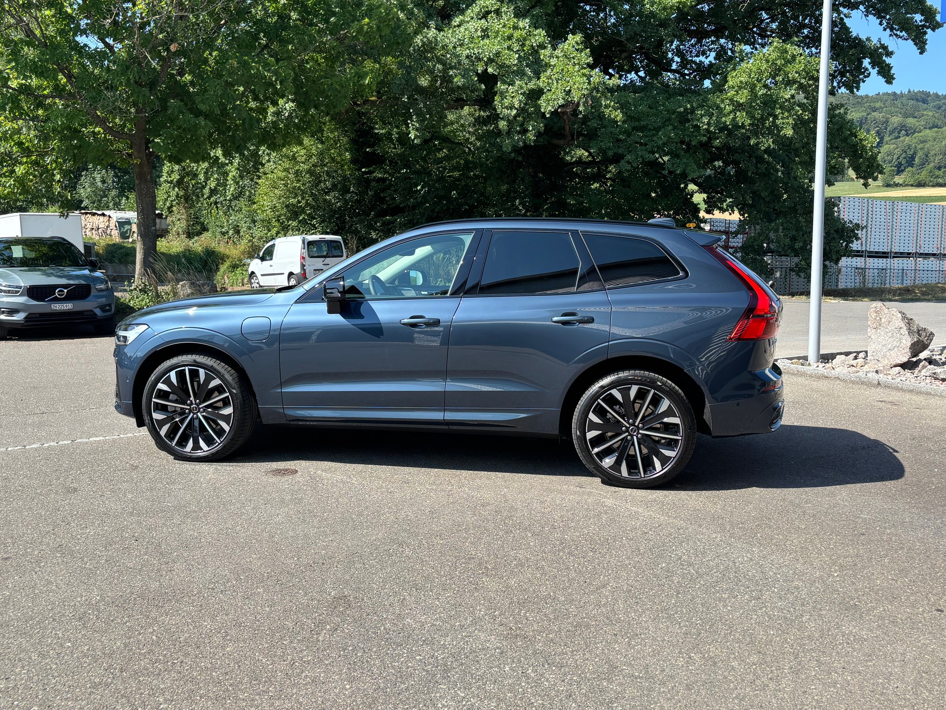 VOLVO XC60 2.0 T8 TE Ultra Dark eAWD-image-4
