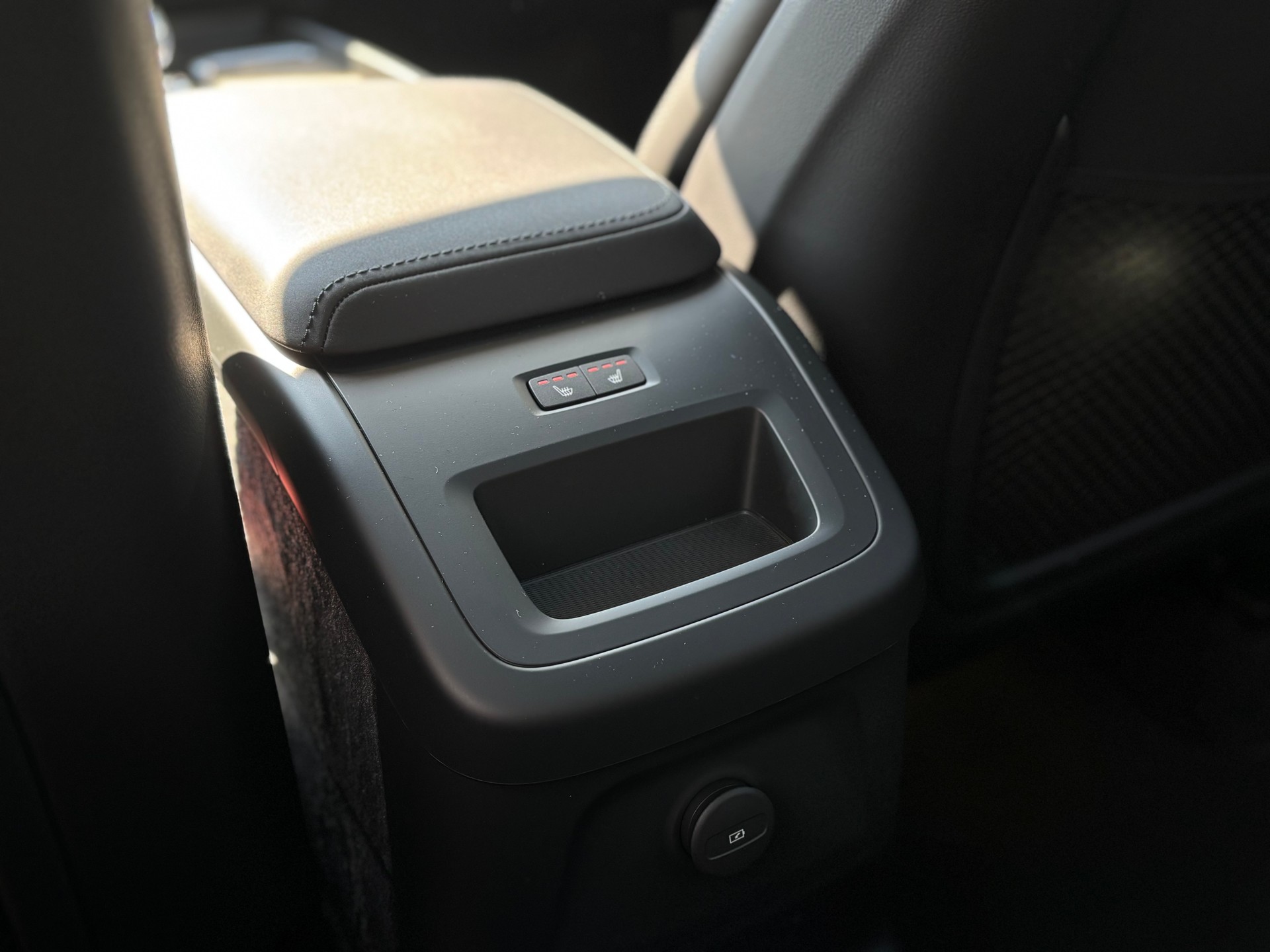 VOLVO XC60 2.0 T8 TE Ultra Dark eAWD-image-12