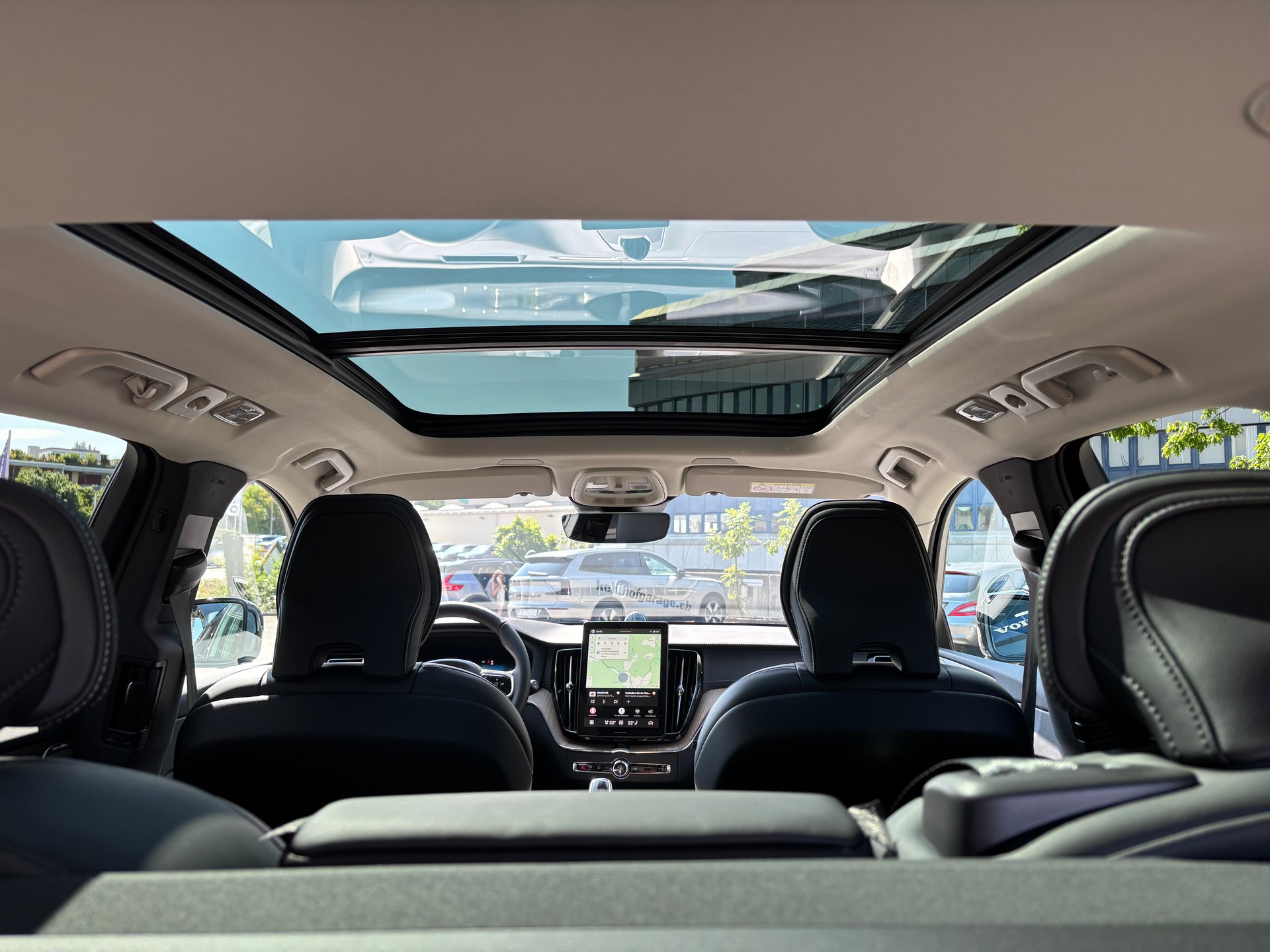 VOLVO XC60 2.0 T8 TE Ultra Dark eAWD-image-10