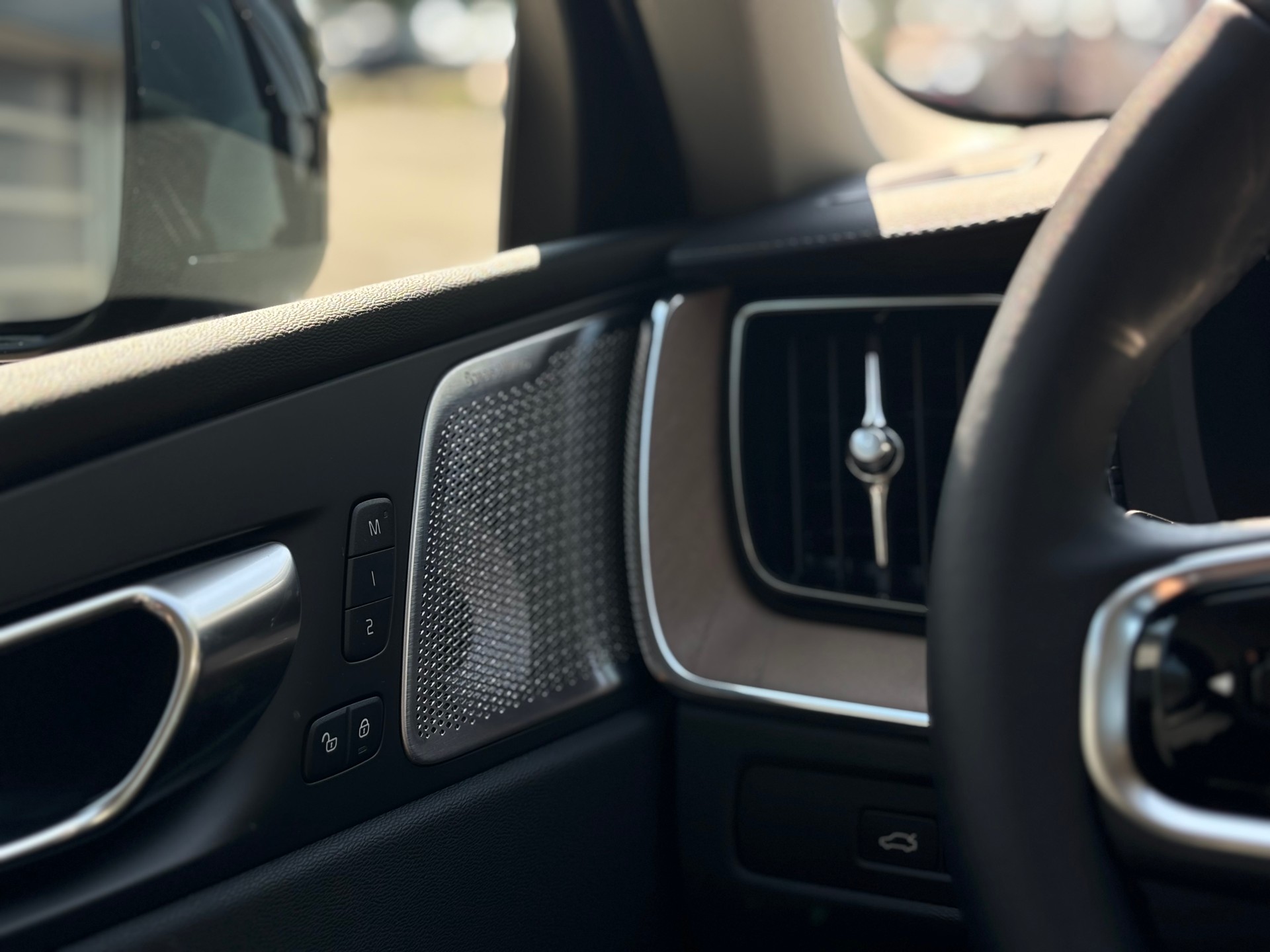 VOLVO XC60 2.0 T8 TE Ultra Dark eAWD-image-16