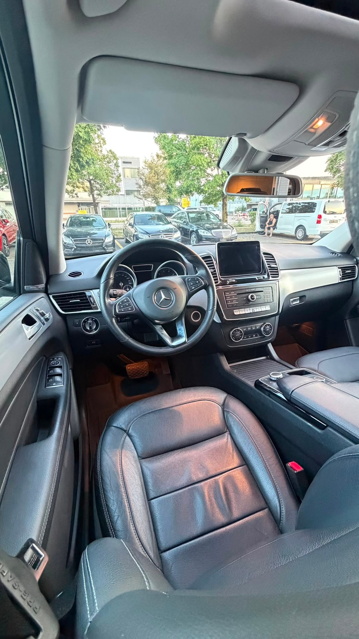 MERCEDES-BENZ GLE 400 Executive 4Matic 7G-Tronic-image-11