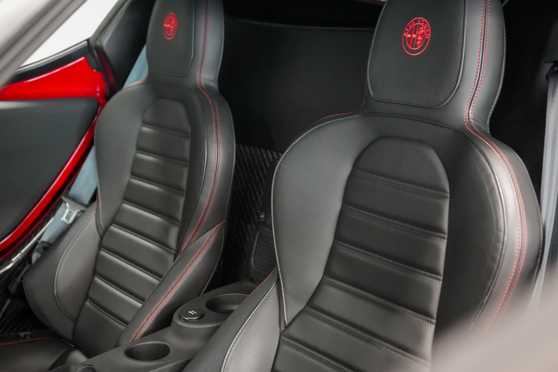 ALFA ROMEO 4C 1750 TBi TCT-image-13