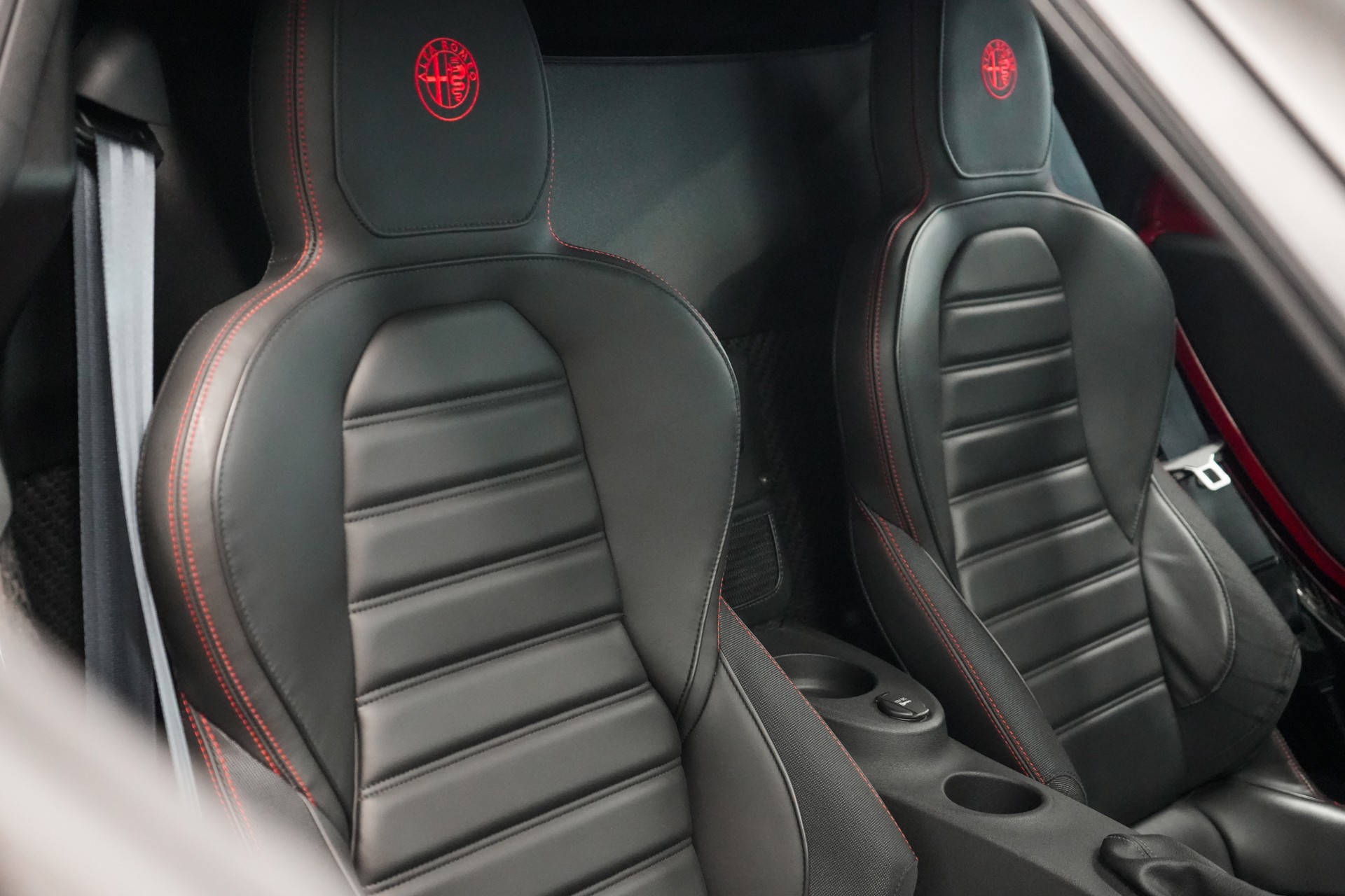 ALFA ROMEO 4C 1750 TBi TCT-image-18