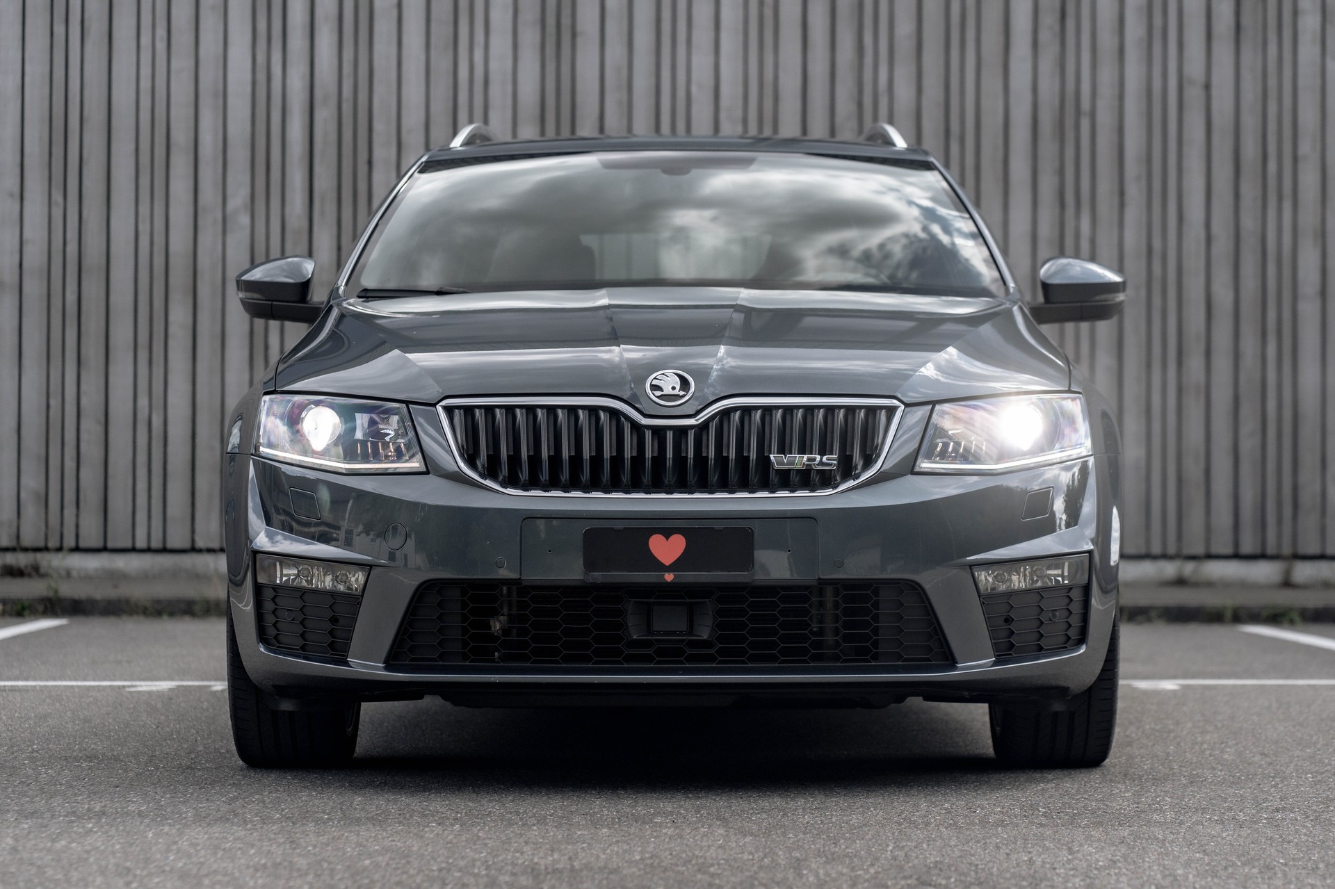 SKODA Octavia Combi 2.0 TDI RS DSG * FRISCH AB MFK * WP & ZAHNRIEMEN ERSETZT * TOP GEPFLEGTES FAHRZEUG *-image-1