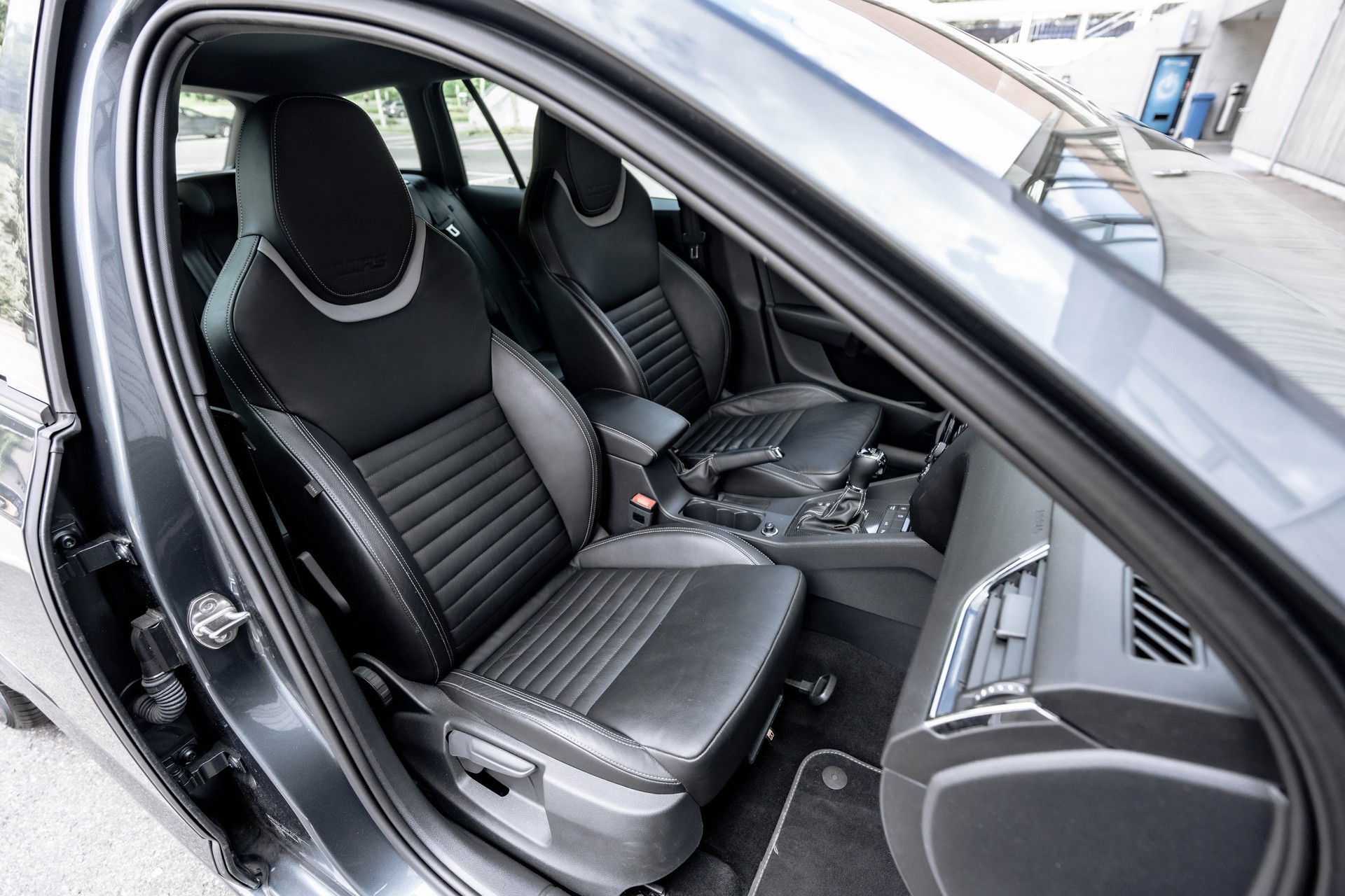 SKODA Octavia Combi 2.0 TDI RS DSG * FRISCH AB MFK * WP & ZAHNRIEMEN ERSETZT * TOP GEPFLEGTES FAHRZEUG *-image-18