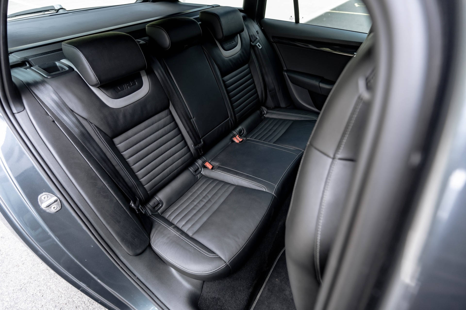 SKODA Octavia Combi 2.0 TDI RS DSG * FRISCH AB MFK * WP & ZAHNRIEMEN ERSETZT * TOP GEPFLEGTES FAHRZEUG *-image-19