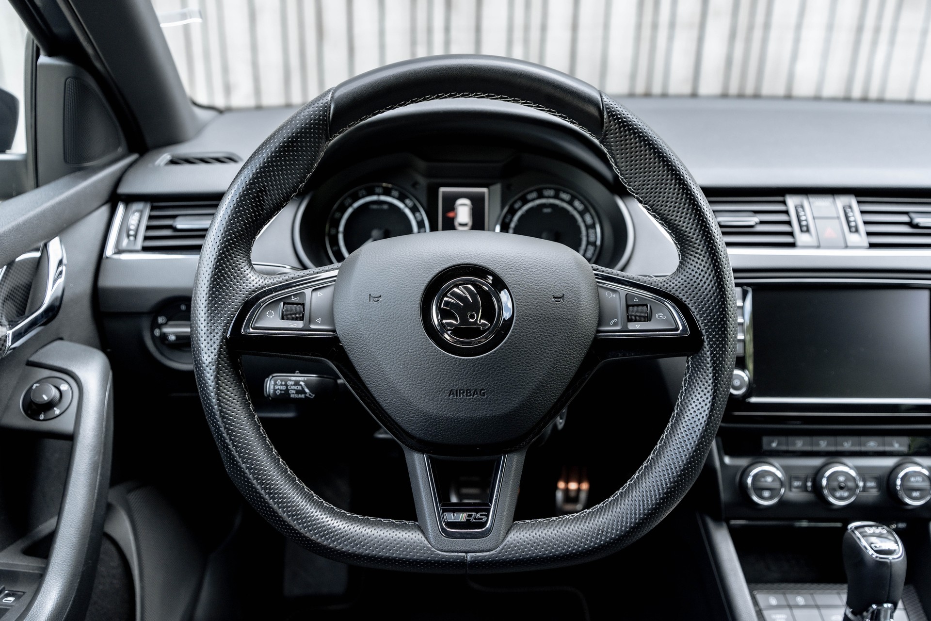 SKODA Octavia Combi 2.0 TDI RS DSG * FRISCH AB MFK * WP & ZAHNRIEMEN ERSETZT * TOP GEPFLEGTES FAHRZEUG *-image-9