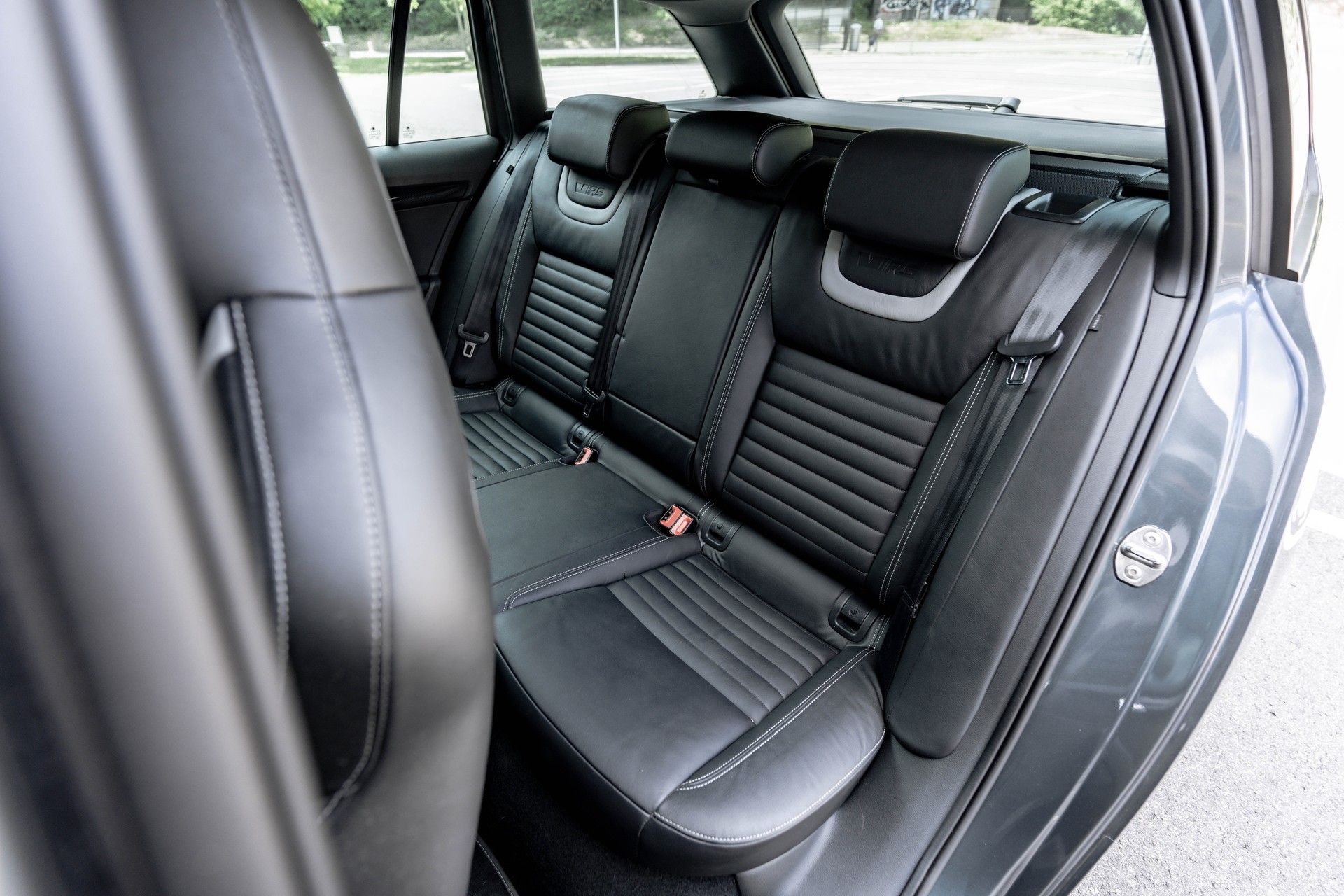 SKODA Octavia Combi 2.0 TDI RS DSG * FRISCH AB MFK * WP & ZAHNRIEMEN ERSETZT * TOP GEPFLEGTES FAHRZEUG *-image-16