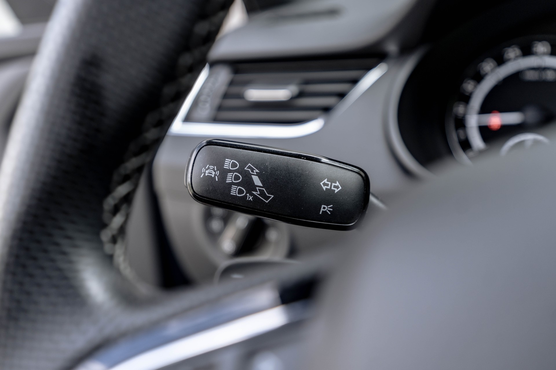 SKODA Octavia Combi 2.0 TDI RS DSG * FRISCH AB MFK * WP & ZAHNRIEMEN ERSETZT * TOP GEPFLEGTES FAHRZEUG *-image-11