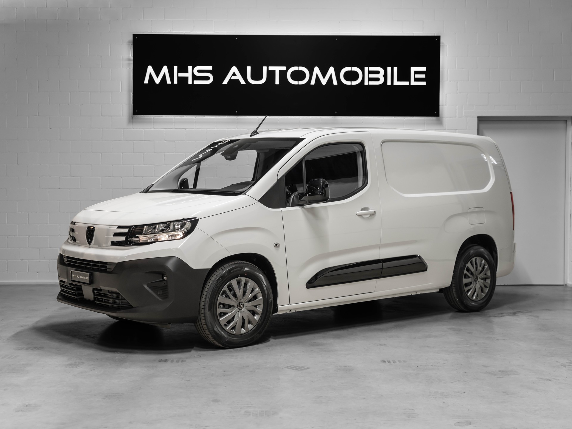PEUGEOT e-Partner Long 50kWh Premium-image-0