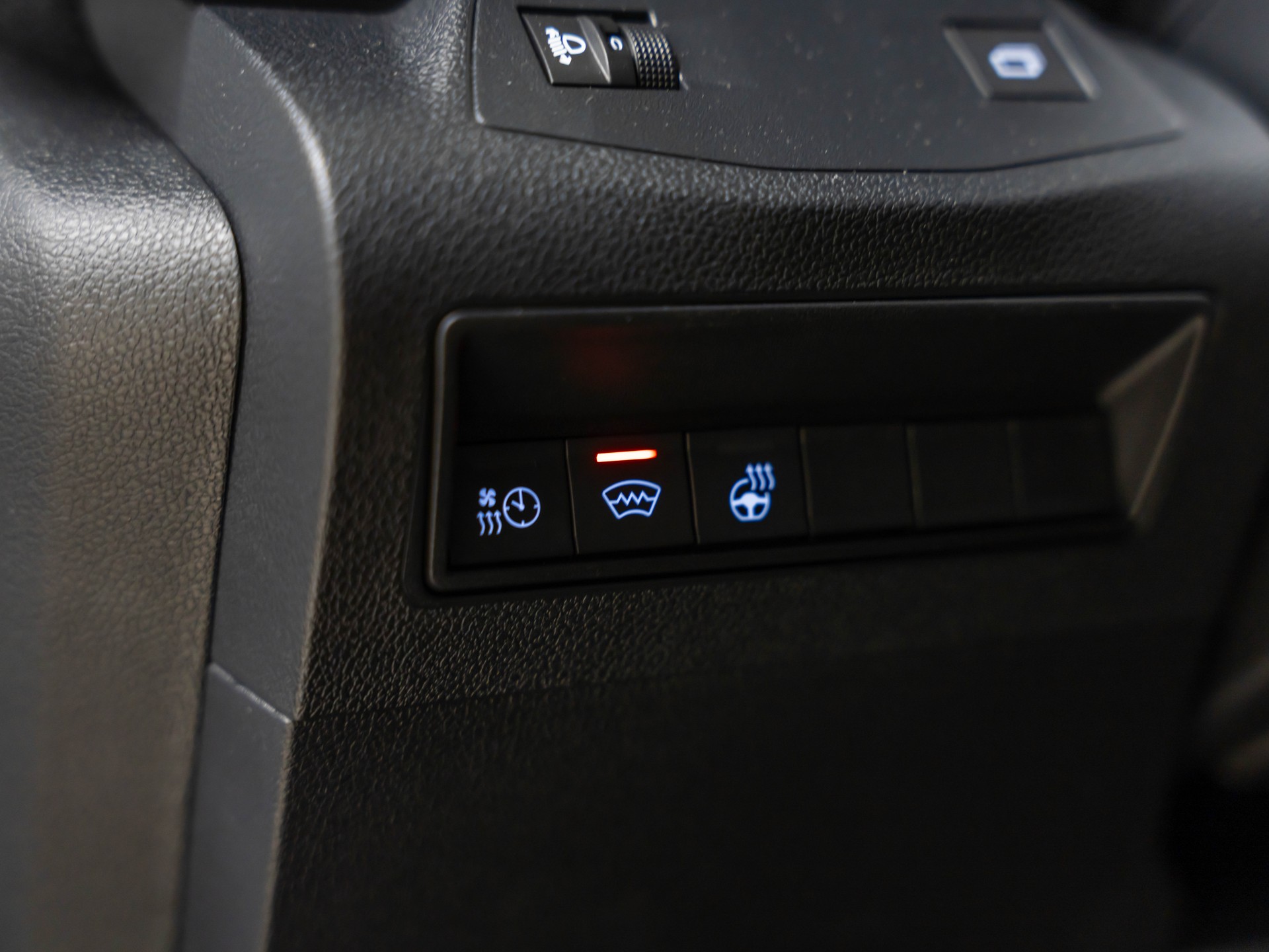 PEUGEOT e-Partner Long 50kWh Premium-image-18