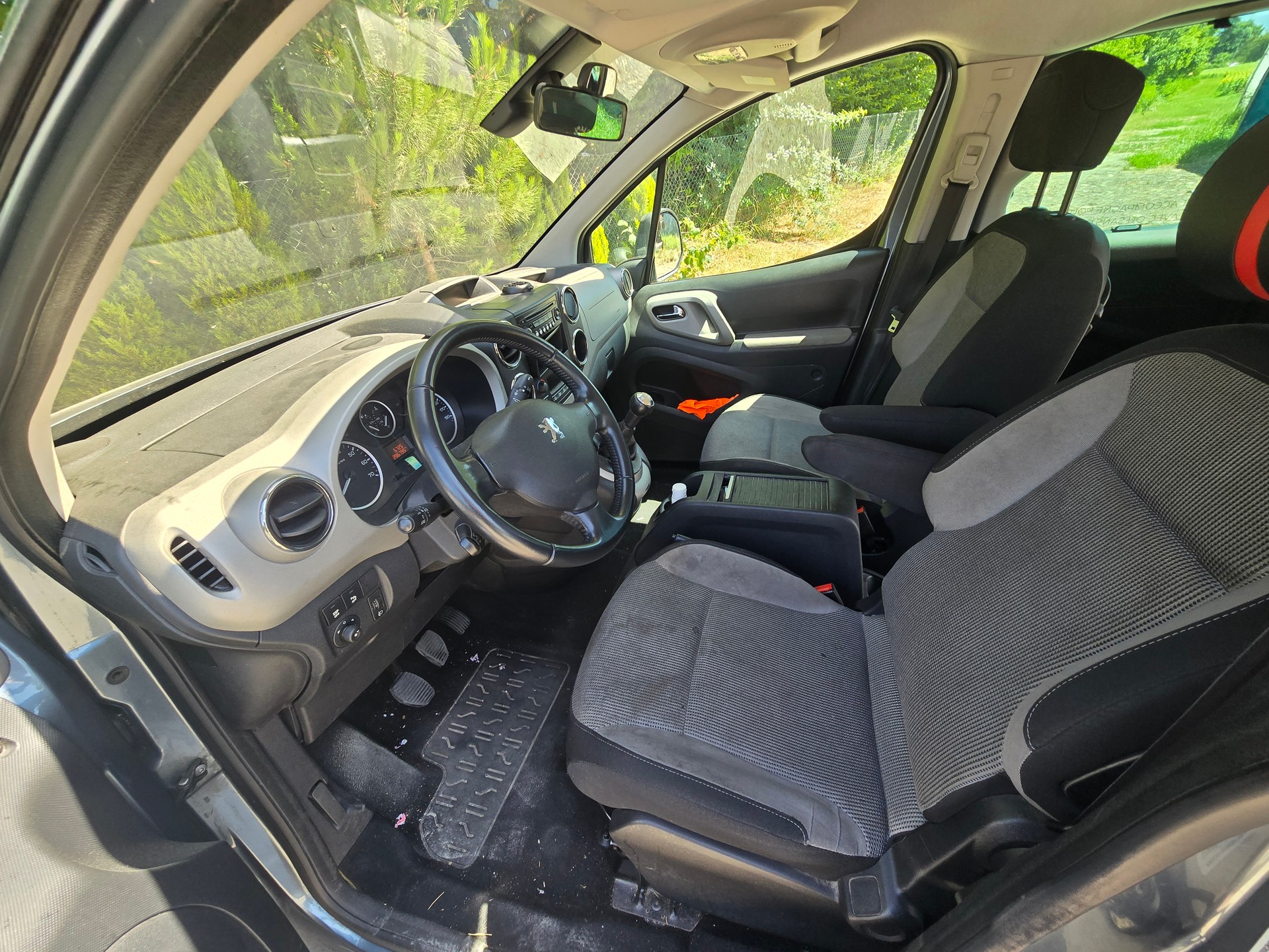 PEUGEOT Partner 1.6 HDI Trendy Clim-image-5