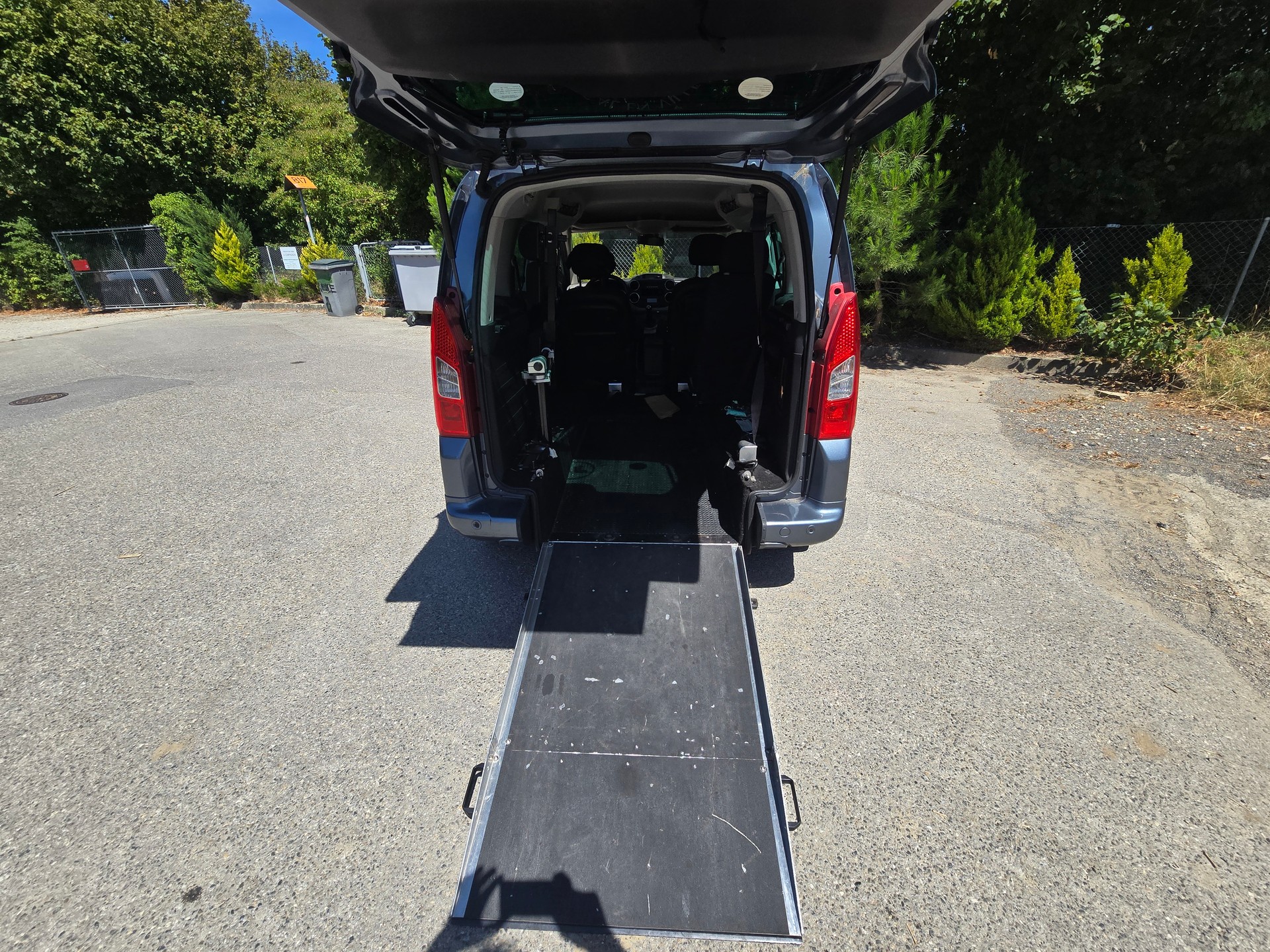 PEUGEOT Partner 1.6 HDI Trendy Clim-image-14