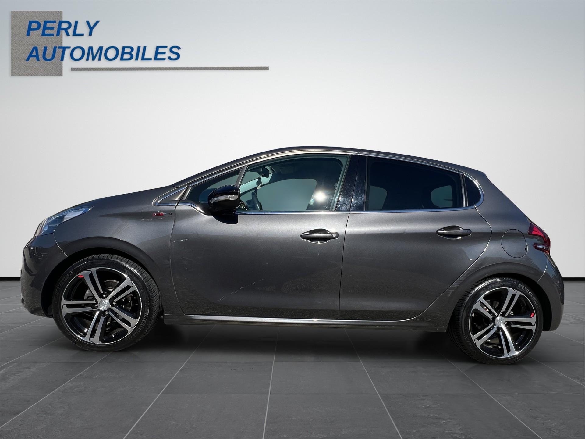 PEUGEOT 208 1.2 PureTech GT Line-image-2