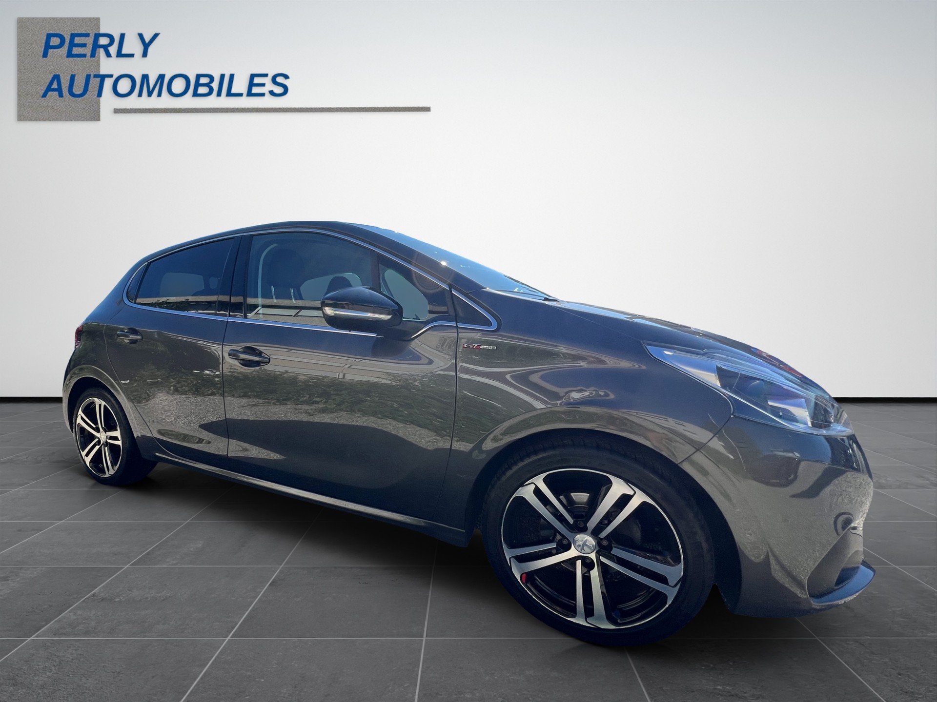 PEUGEOT 208 1.2 PureTech GT Line-image-7
