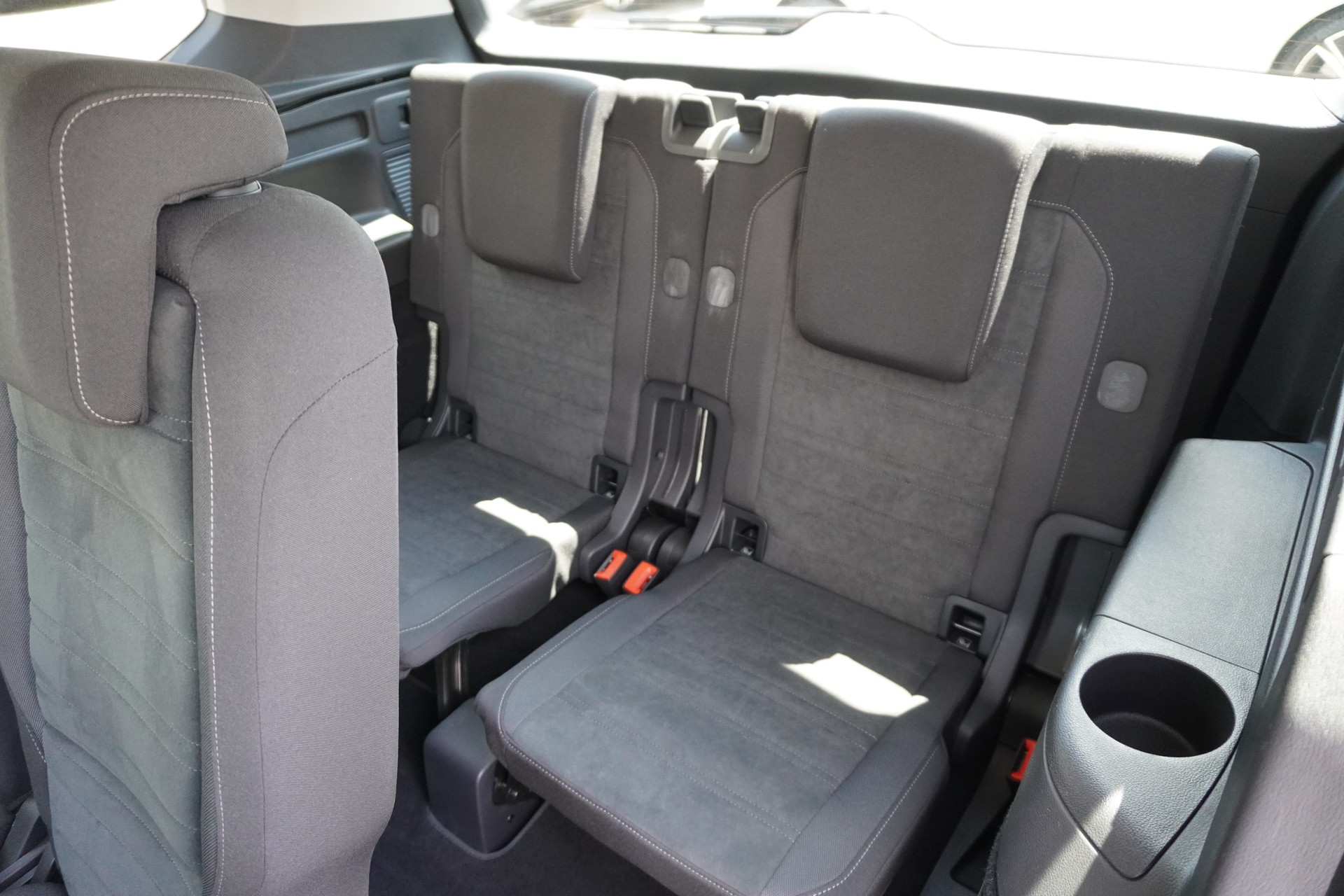 VW Touran 1.5 TSI EVO Highline DSG 7-PLÄTZER R-LINE!!!-image-35