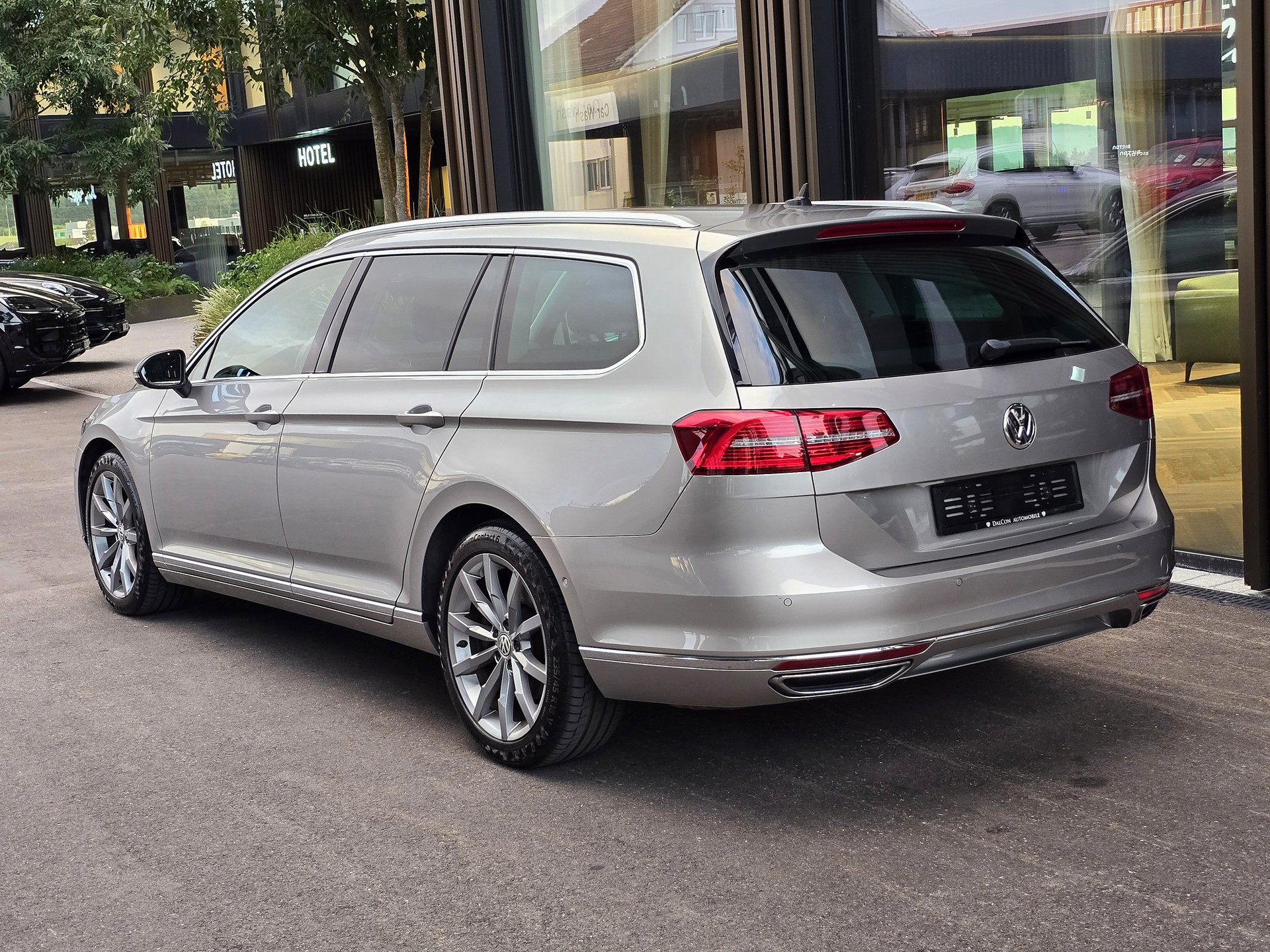 VW 2.0 TDI 240 SCR Highl. DSG 4m-image-3