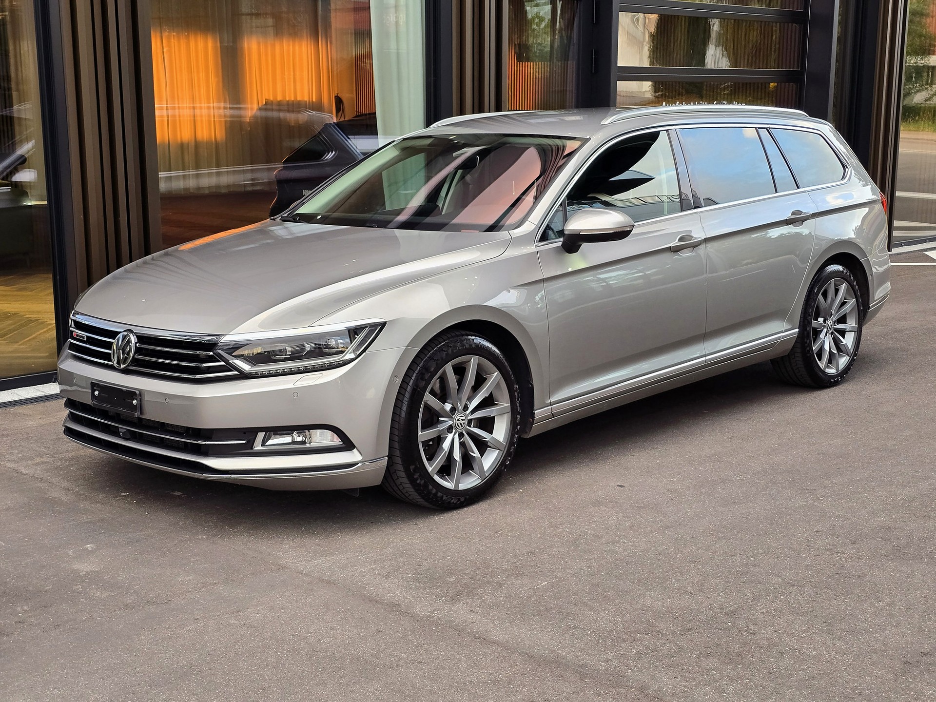 VW 2.0 TDI 240 SCR Highl. DSG 4m-image-0