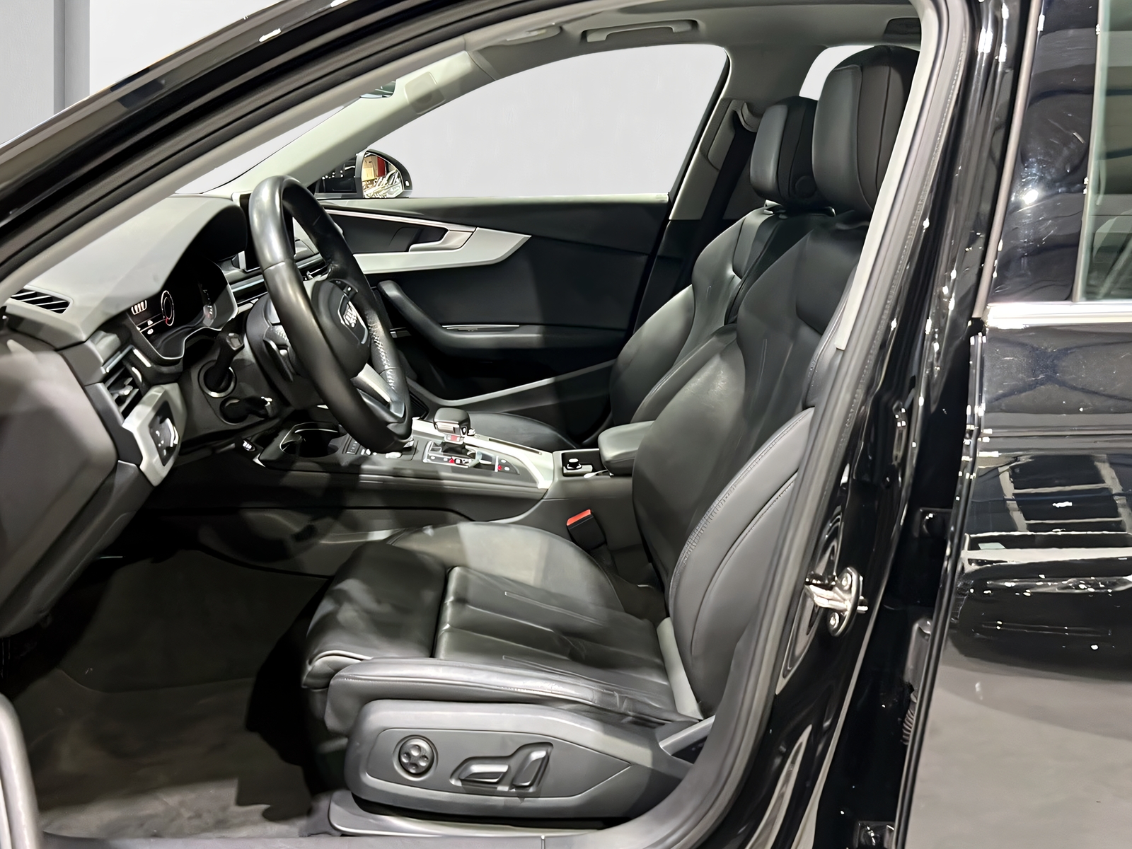 AUDI A4 allroad 3.0 TDI qu**Panodach,AHK,Matrix LED,CH Auslieferung,Frisch ab MFK**-image-8