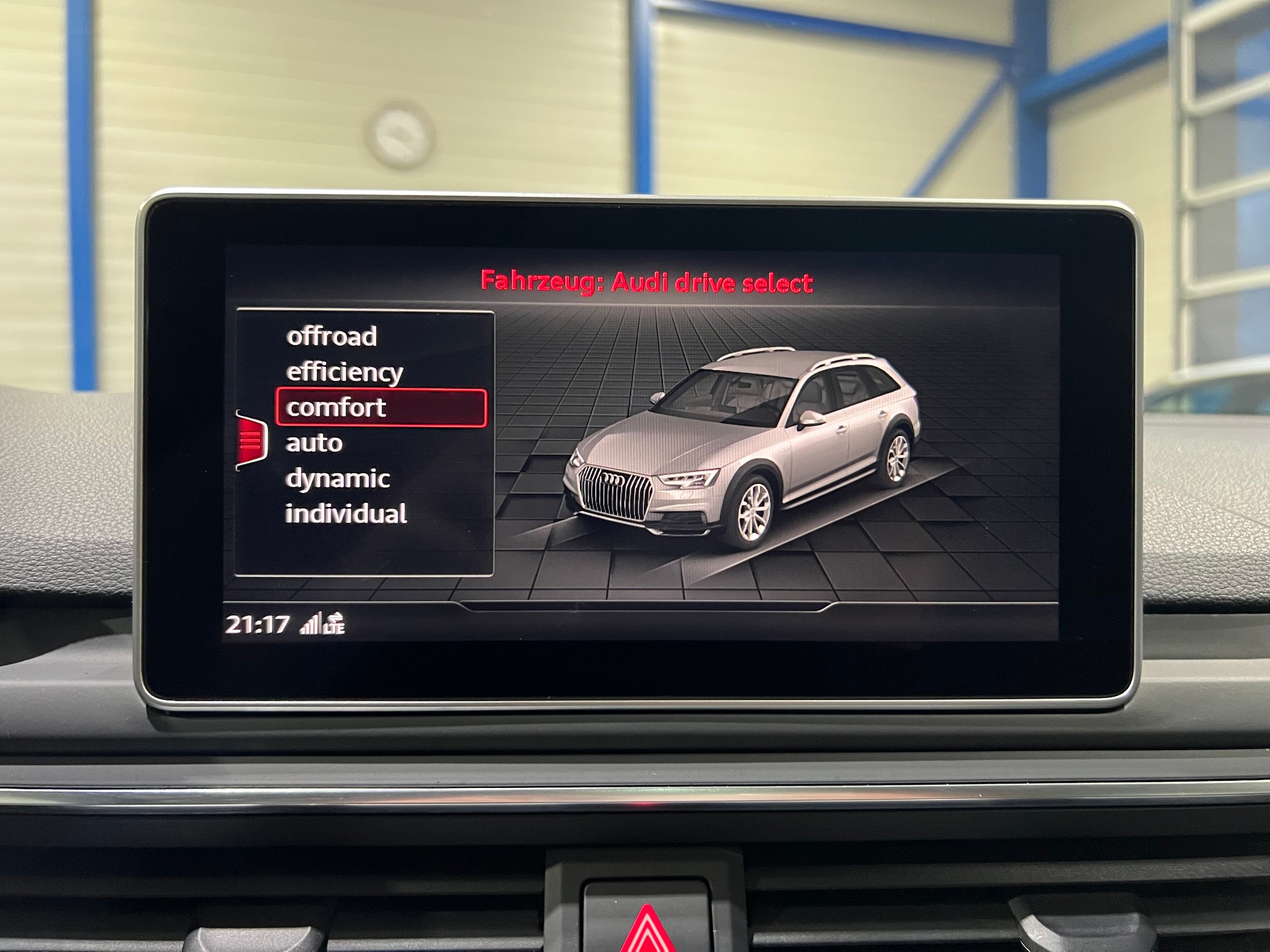 AUDI A4 allroad 3.0 TDI qu**Panodach,AHK,Matrix LED,CH Auslieferung,Frisch ab MFK**-image-15