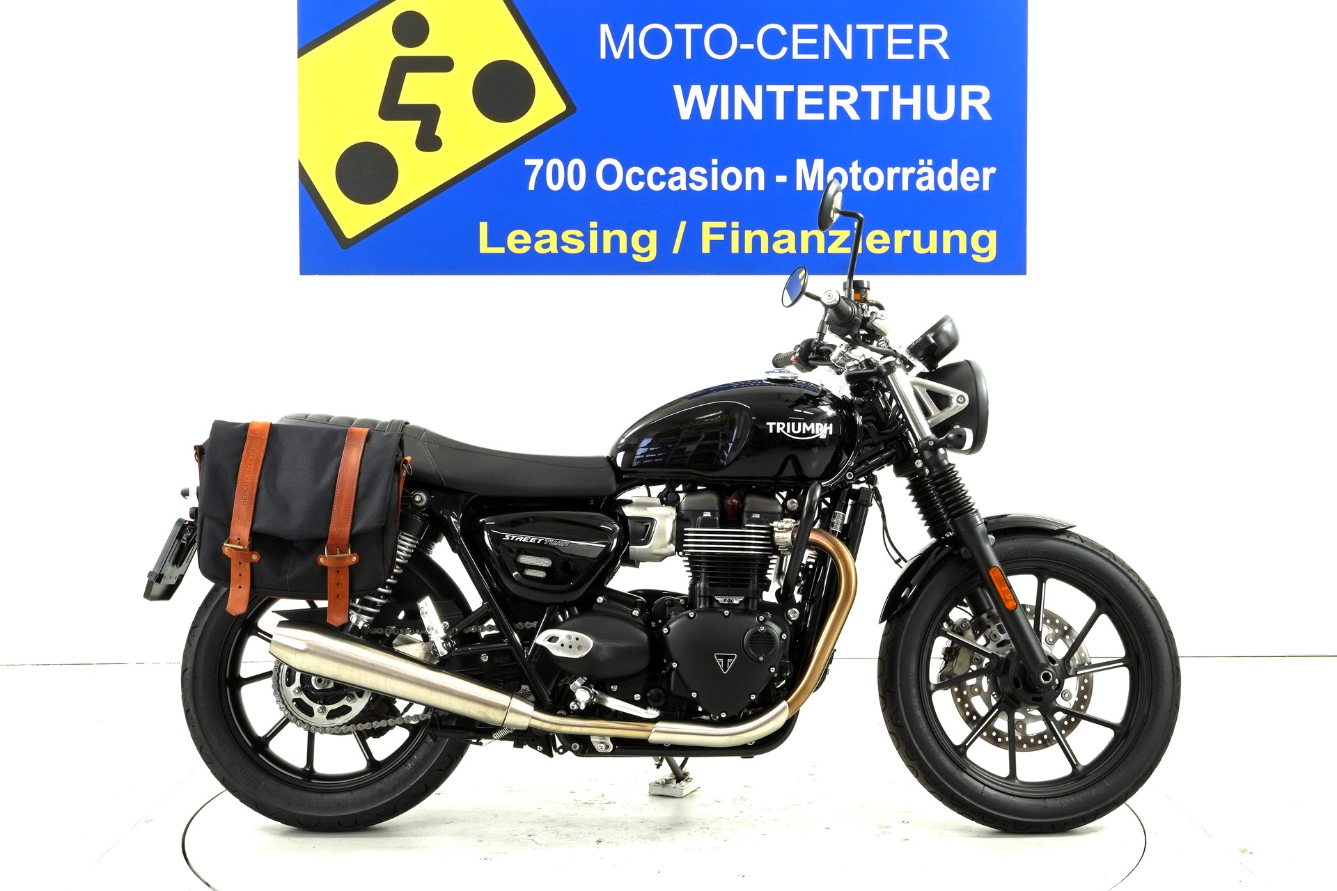 TRIUMPH Street Twin