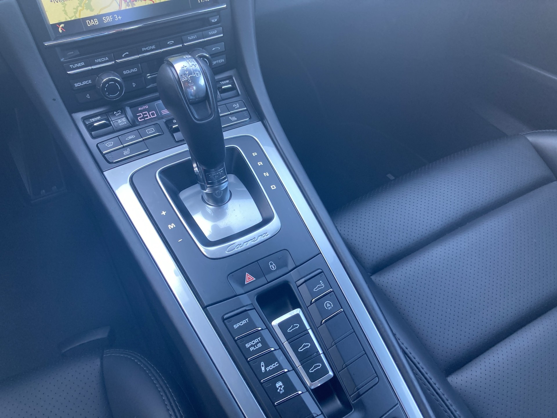 PORSCHE 911 Carrera 4S-image-16