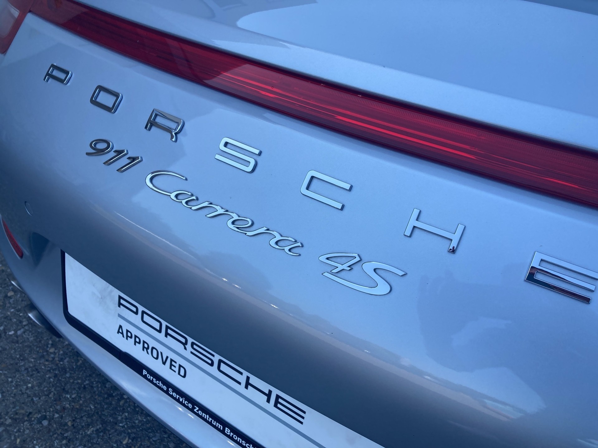 PORSCHE 911 Carrera 4S-image-23