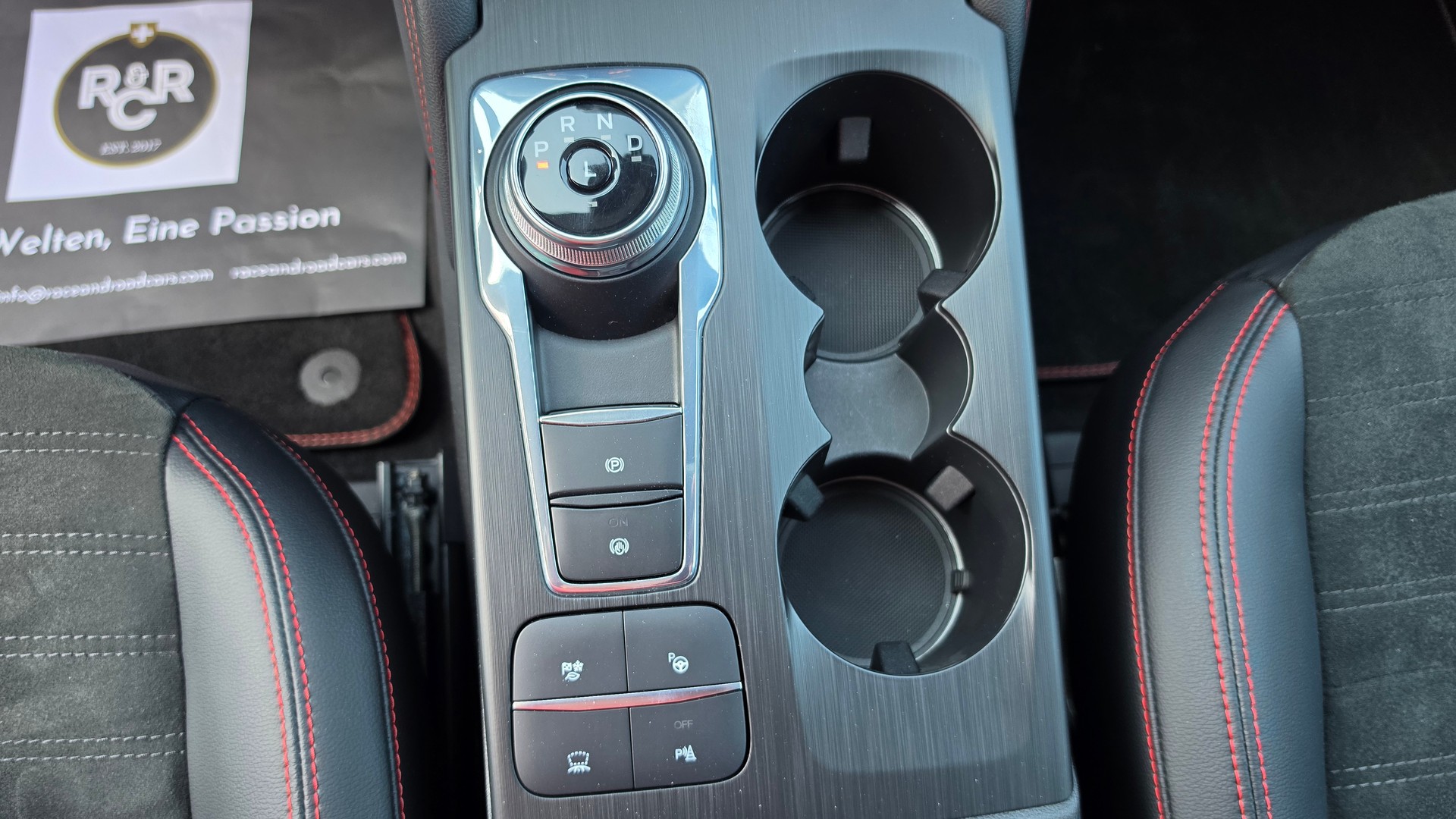 FORD Kuga 2.5 Hybrid ST-Line X 4x4-image-27